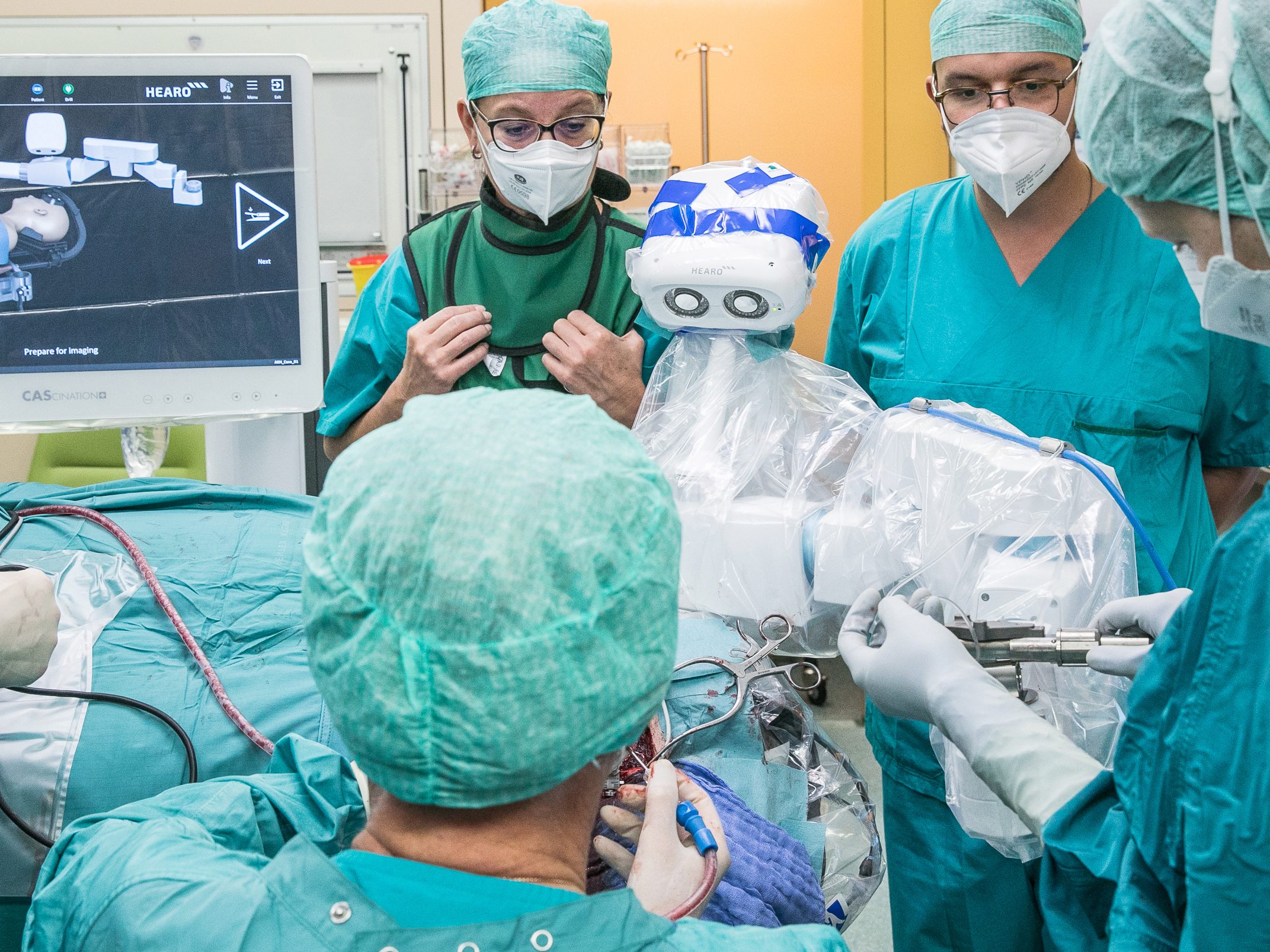 Am Wiener AKH wurde die weltweit erste Operation mit einem Hightech-Roboter durchgeführt. Am Wiener AKH wurde die weltweit erste Operation mit einem Hightech-Roboter durchgeführt.