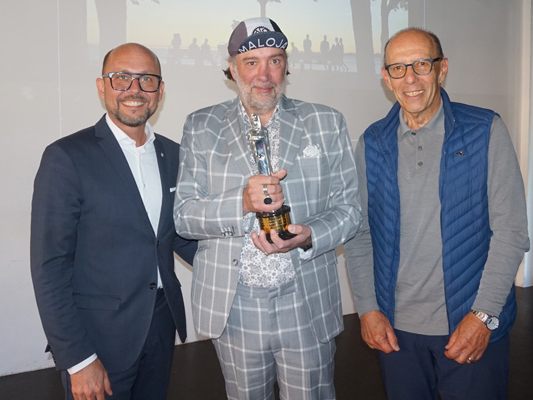Preisverleihung für den Hauptdarsteller Christian Amann Preisverleihung für den Hauptdarsteller Christian Amann