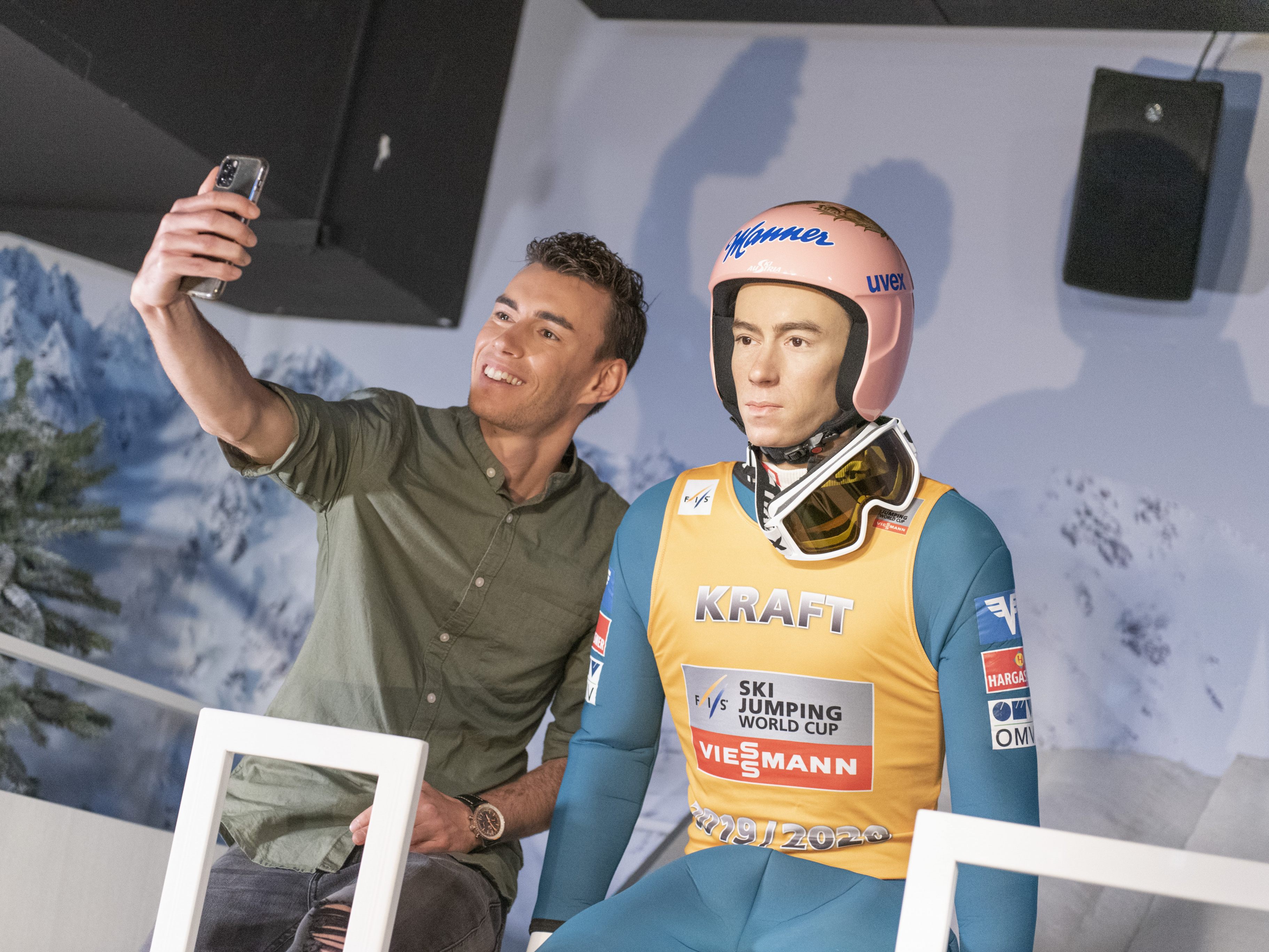 Stefan Kraft enthüllte am Montag im Madame-Tussauds im Wiener Prater seinen "Wachs-Zwilling".