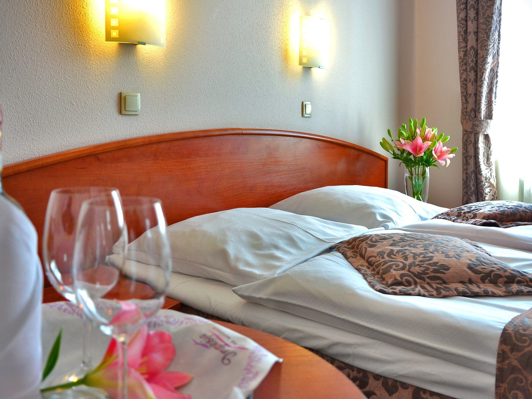 Im Idealfall wirken Hotelzimmer absolut sauber - doch selbst dann gibt es noch Gegenstände, die man besser nur mit Vorsicht berührt Im Idealfall wirken Hotelzimmer absolut sauber - doch selbst dann gibt es noch Gegenstände, die man besser nur mit Vorsicht berührt