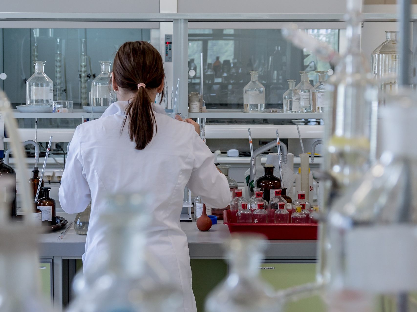 Wissenschafter blockieren die Bildung von Protein in Krebszellen, das sie vor Immunabwehr-Angriffen schützt. Wissenschafter blockieren die Bildung von Protein in Krebszellen, das sie vor Immunabwehr-Angriffen schützt.