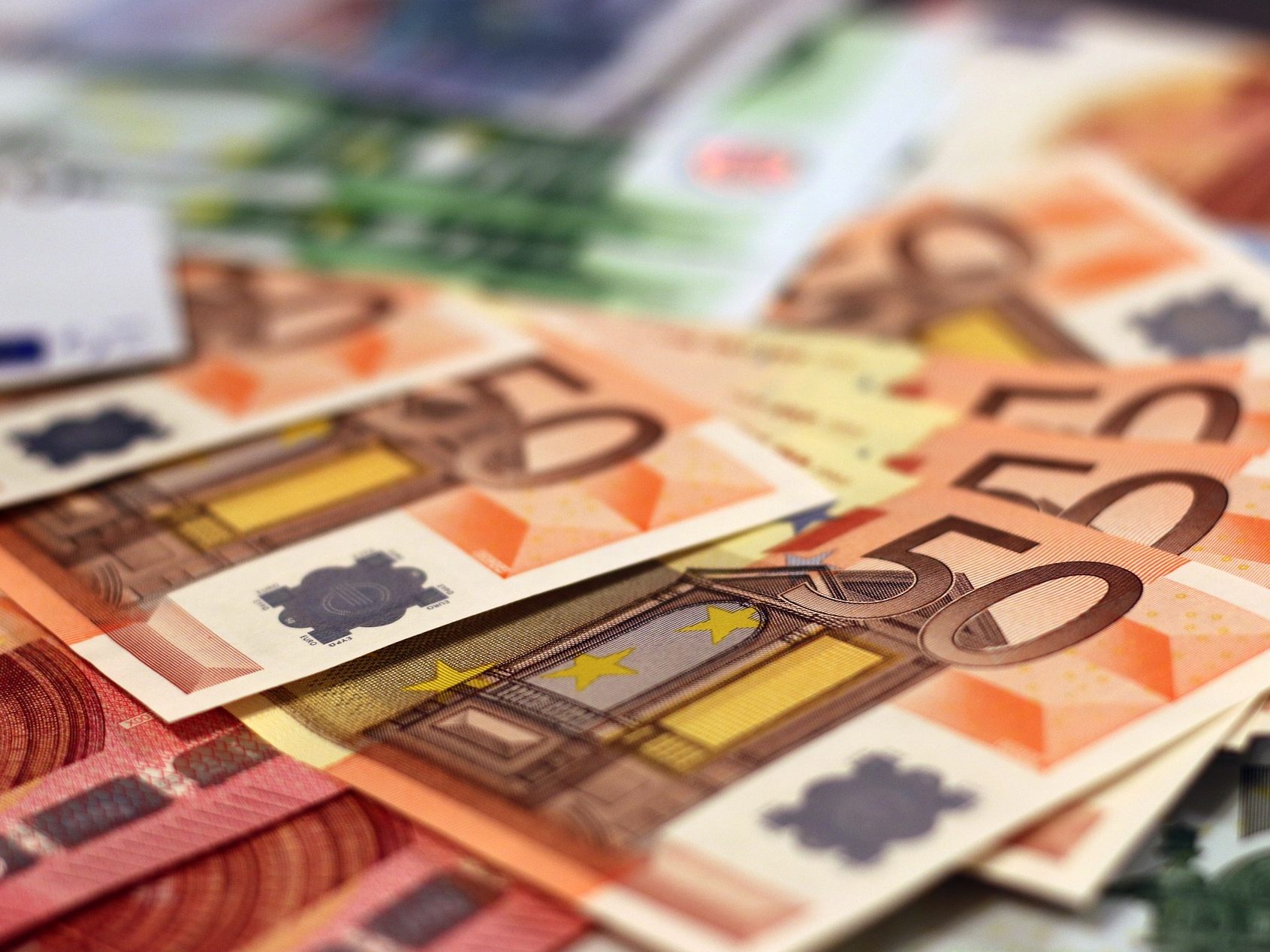 Die neuen Schulden, die Österreich gemacht hat, liegen bei mehr als einer Milliarde Euro. Die neuen Schulden, die Österreich gemacht hat, liegen bei mehr als einer Milliarde Euro.