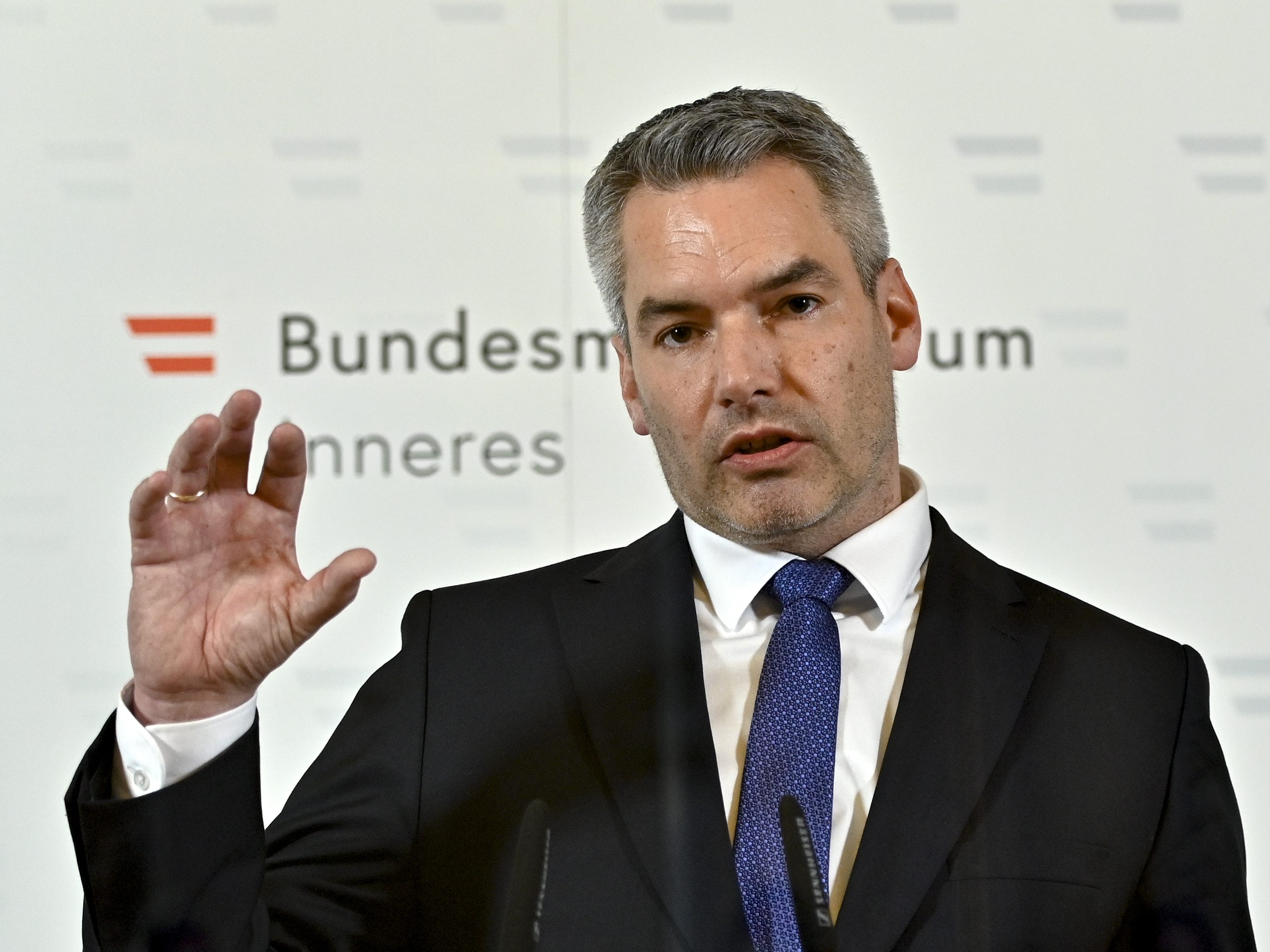 Innenminister Nehammer kritisiert die Aktion. Innenminister Nehammer kritisiert die Aktion.
