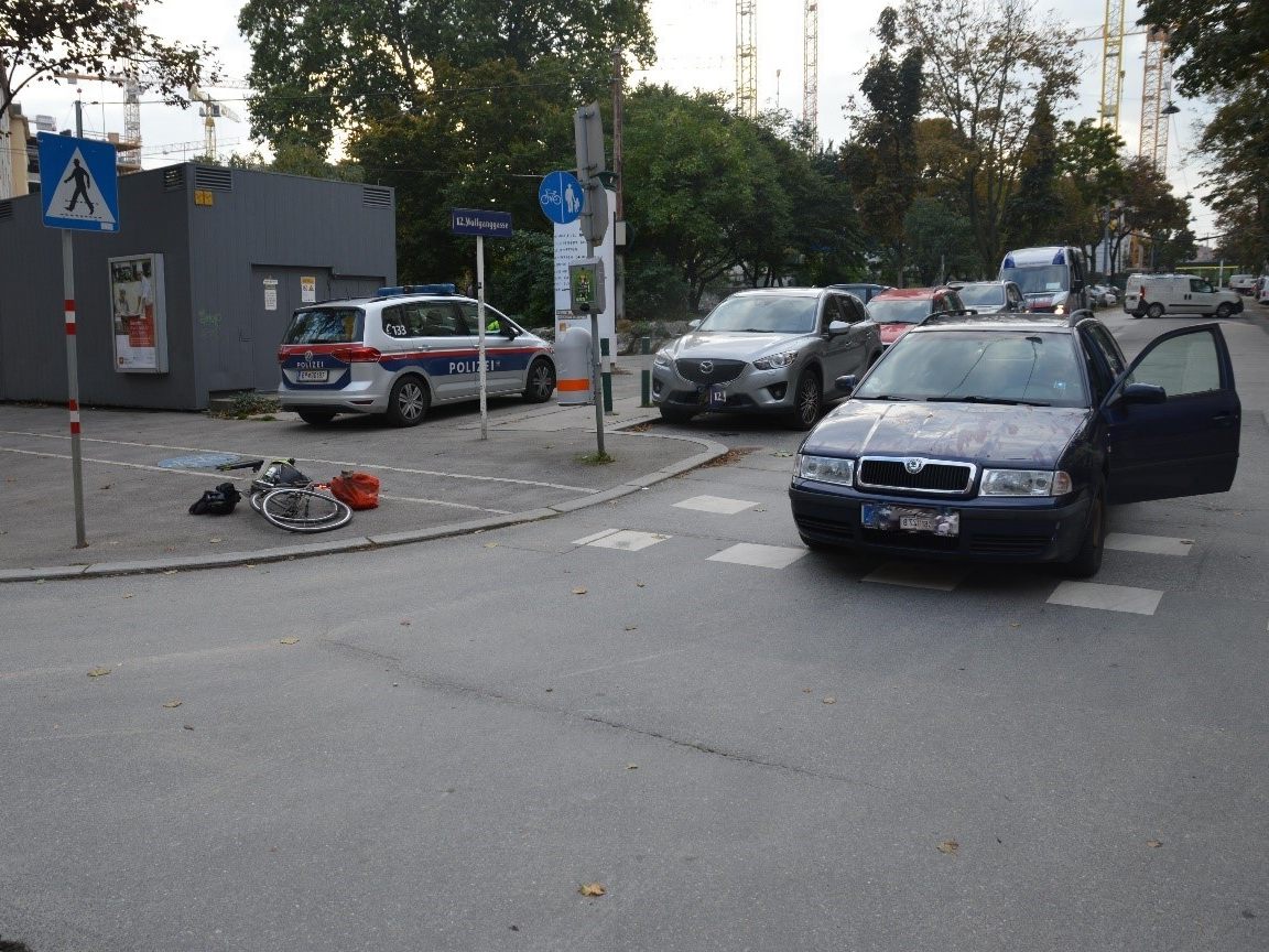 An der Kreuzung Wolfganggasse und Flurschützstraße krachte es.