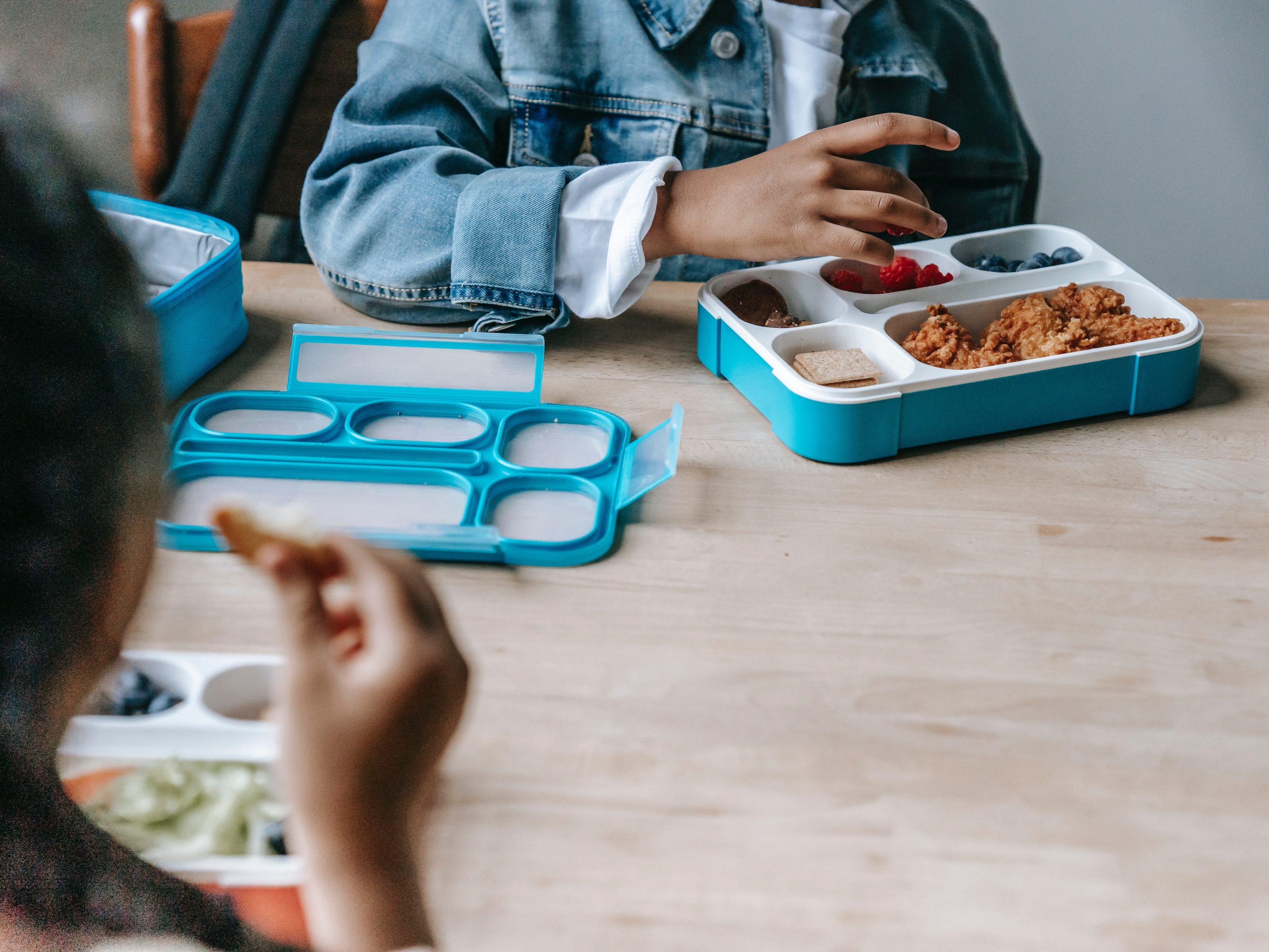 Achtung bei typischen Kinder-Snacks: Darin sind oft zu viel Fett und Salz und generell viele Zusatzstoffe Achtung bei typischen Kinder-Snacks: Darin sind oft zu viel Fett und Salz und generell viele Zusatzstoffe