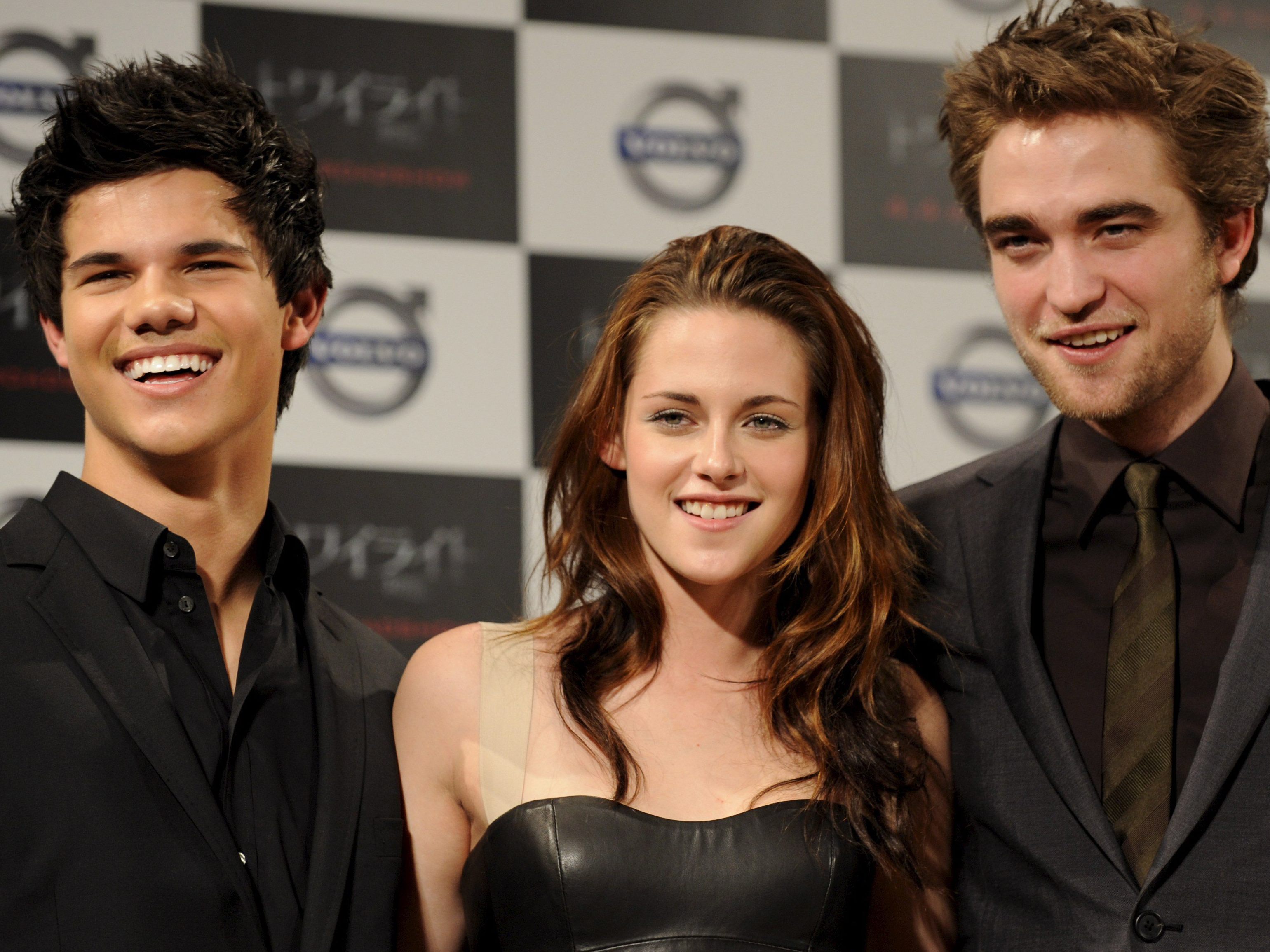v.l.n.r.: Das sind die Filmstars Taylor Lautner, Kristen Stewart und Robert Pattinson.
