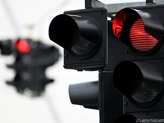 Die Ampeln stehen auf Rot Die Ampeln stehen auf Rot