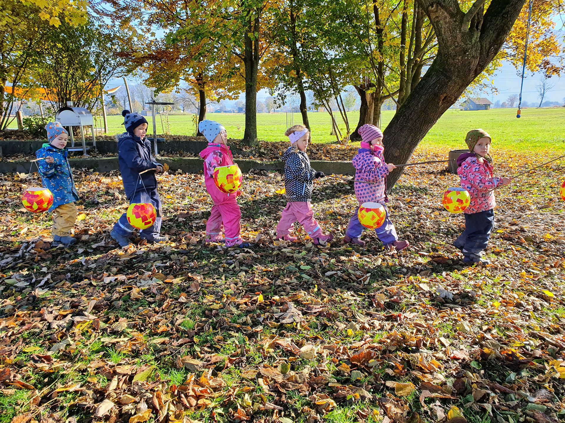 Im Riedkindergarten sind die Kinder bereit für das beliebte Laternilefest. Im Riedkindergarten sind die Kinder bereit für das beliebte Laternilefest.