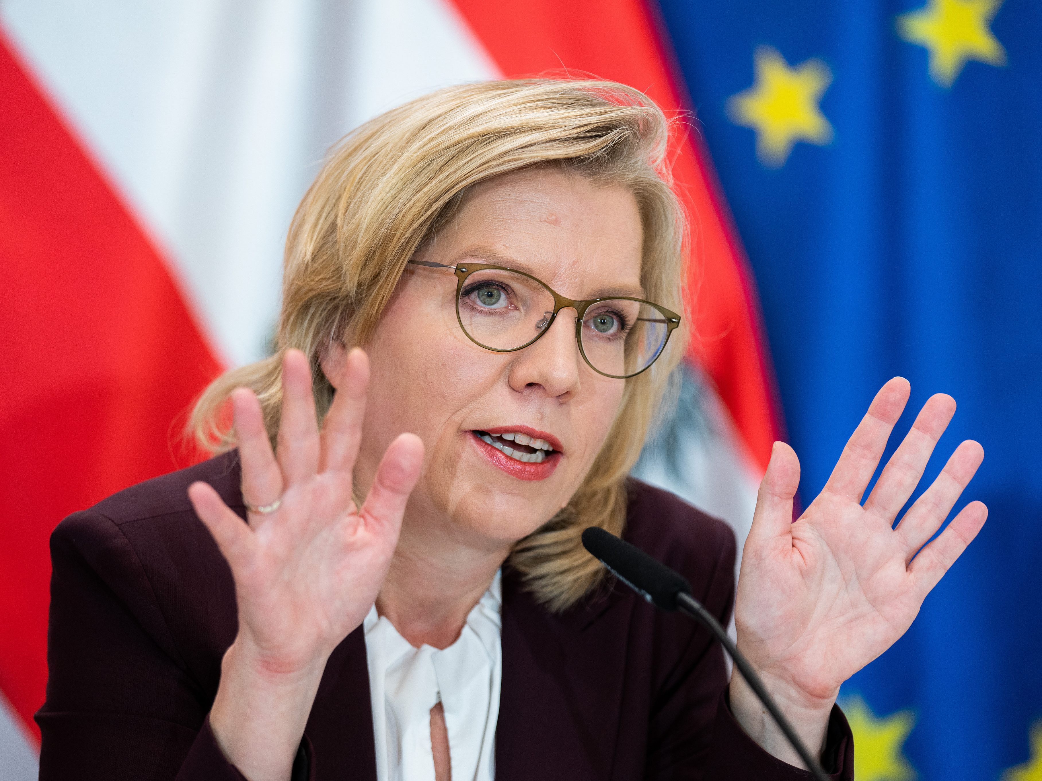 Leonore Gewessler wird im Homeoffice tätig sein.
