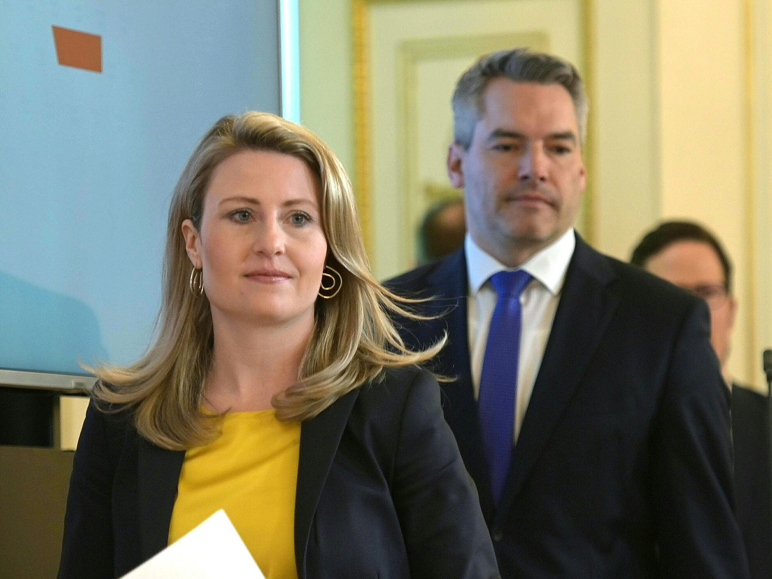 Frauenministerin Raab und Innenminister Nehammer beim Gewaltschutzgipfel. Frauenministerin Raab und Innenminister Nehammer beim Gewaltschutzgipfel.