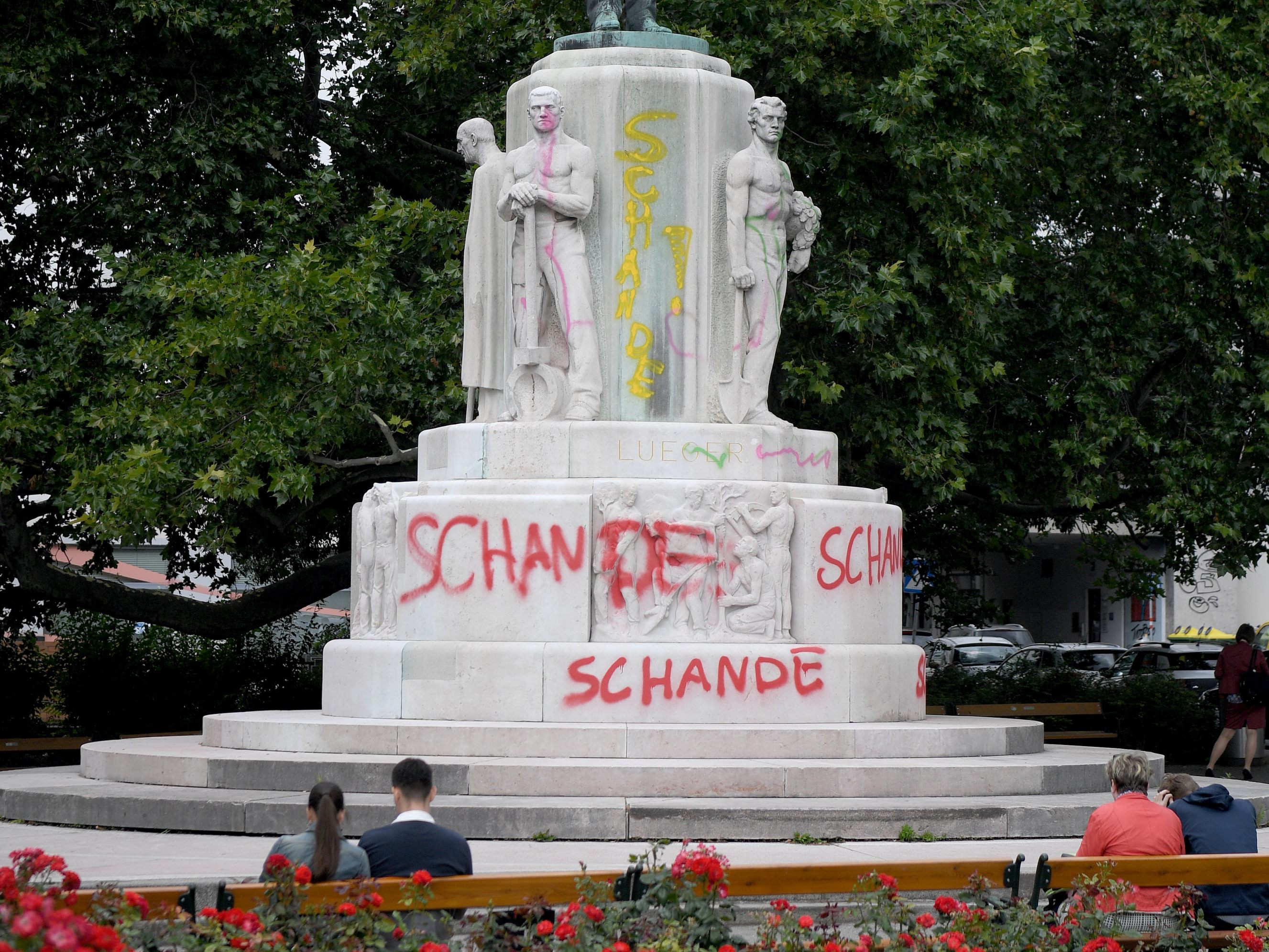 Die Grünen fordern die Entfernung des Lueger-Denkmals in der Wiener Innenstadt. Die Grünen fordern die Entfernung des Lueger-Denkmals in der Wiener Innenstadt.