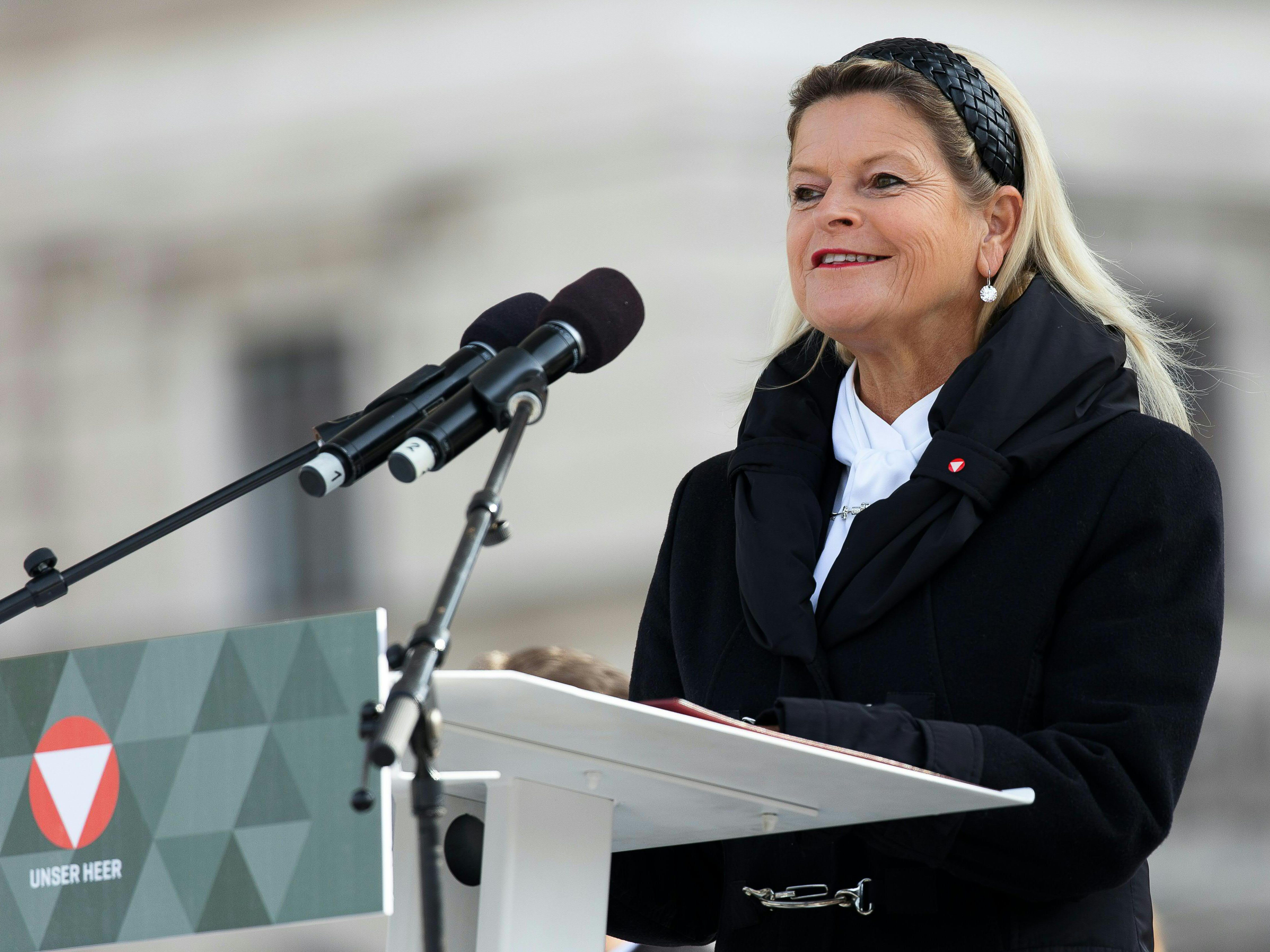 "Das österreichische Bundesheer ist die strategische Reserve der Republik", erklärte Klaudia Tanner. "Das österreichische Bundesheer ist die strategische Reserve der Republik", erklärte Klaudia Tanner.