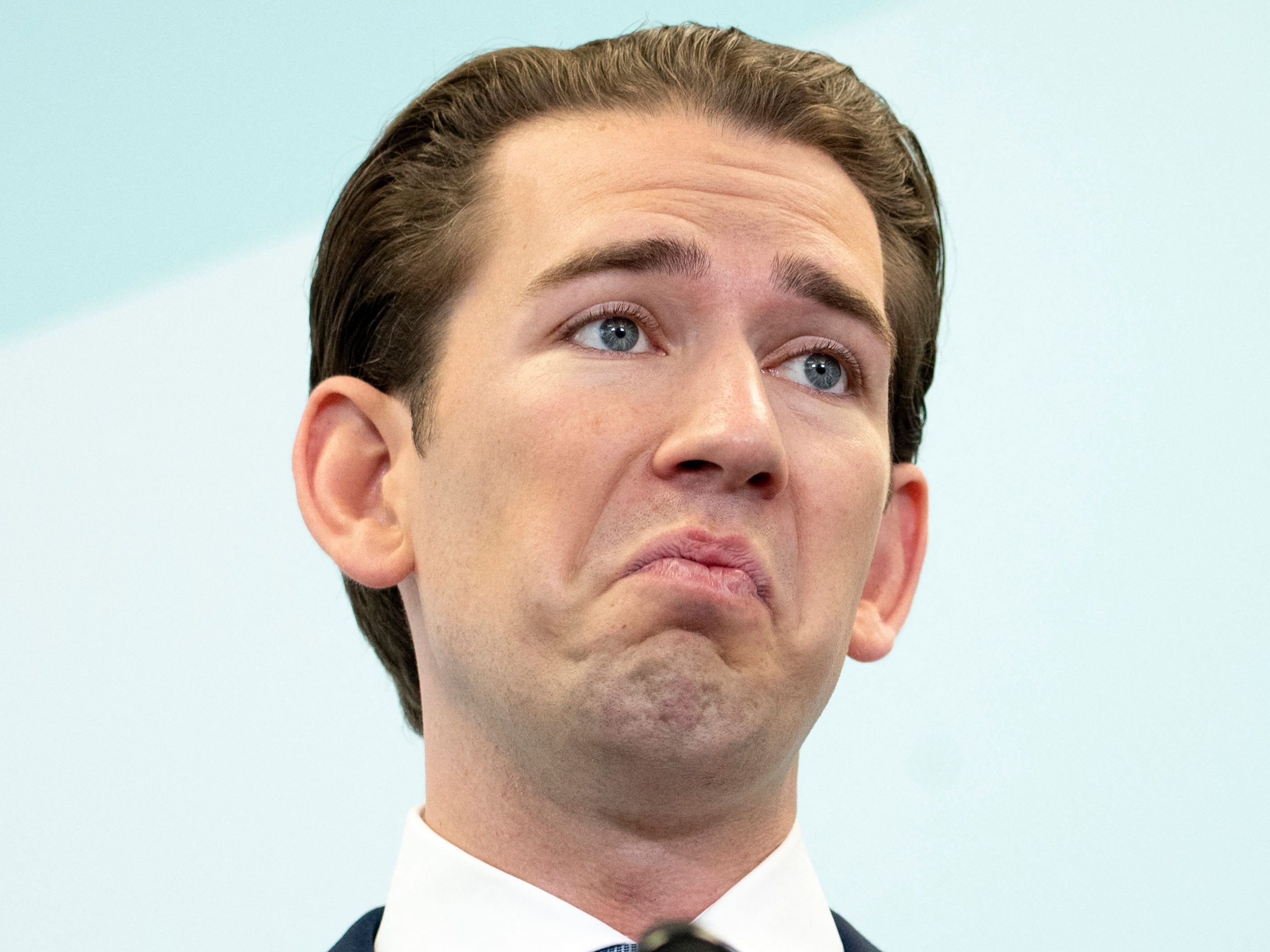 Die Auslieferung zur behördlichen Verfolgung erfolgt bald. Die Auslieferung zur behördlichen Verfolgung erfolgt bald.