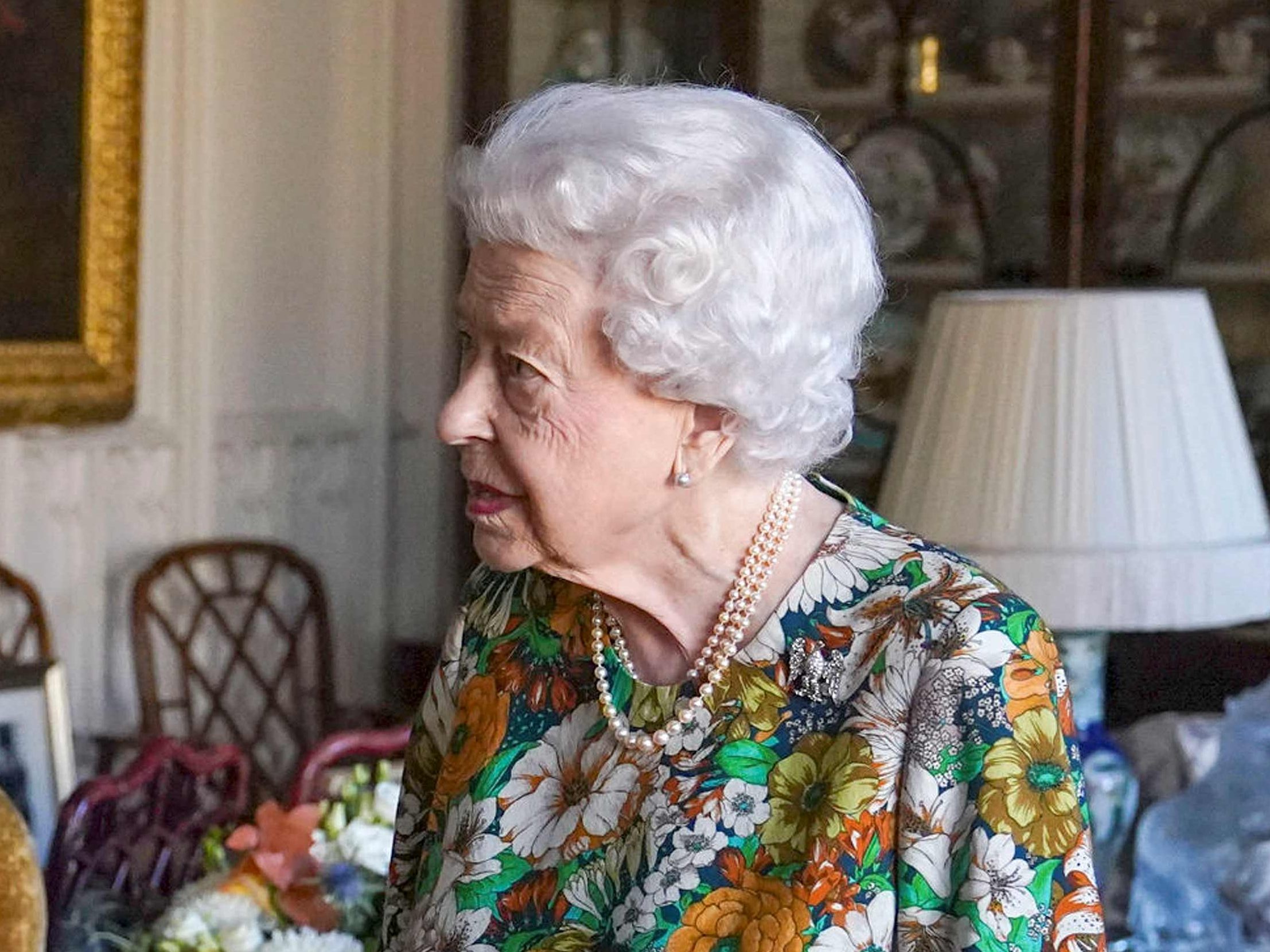 Die Queen wirkt zerbrechlich
