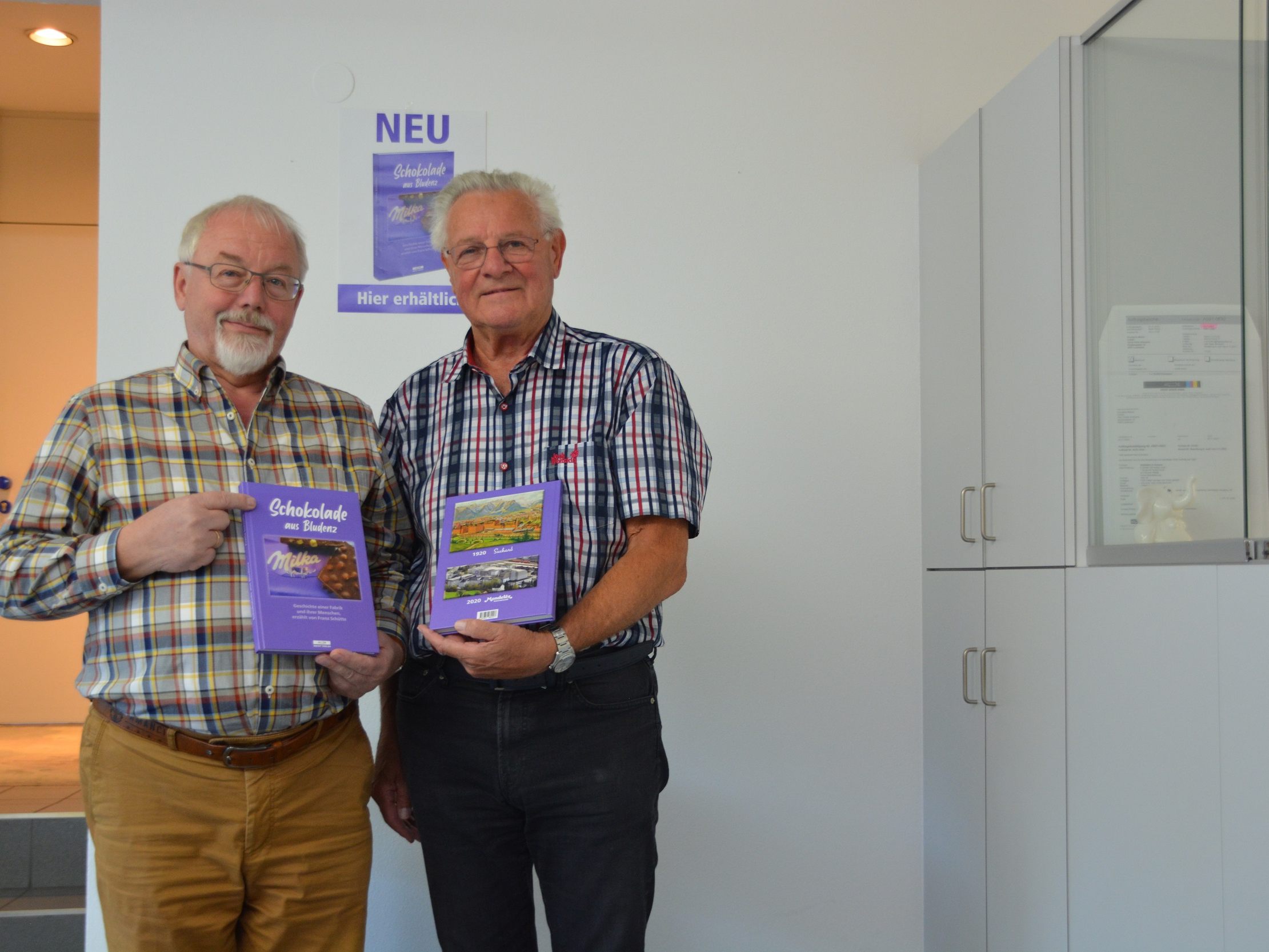 v.l.: Autor Franz Schütte mit Verlagsleiter Kurt Hecht.