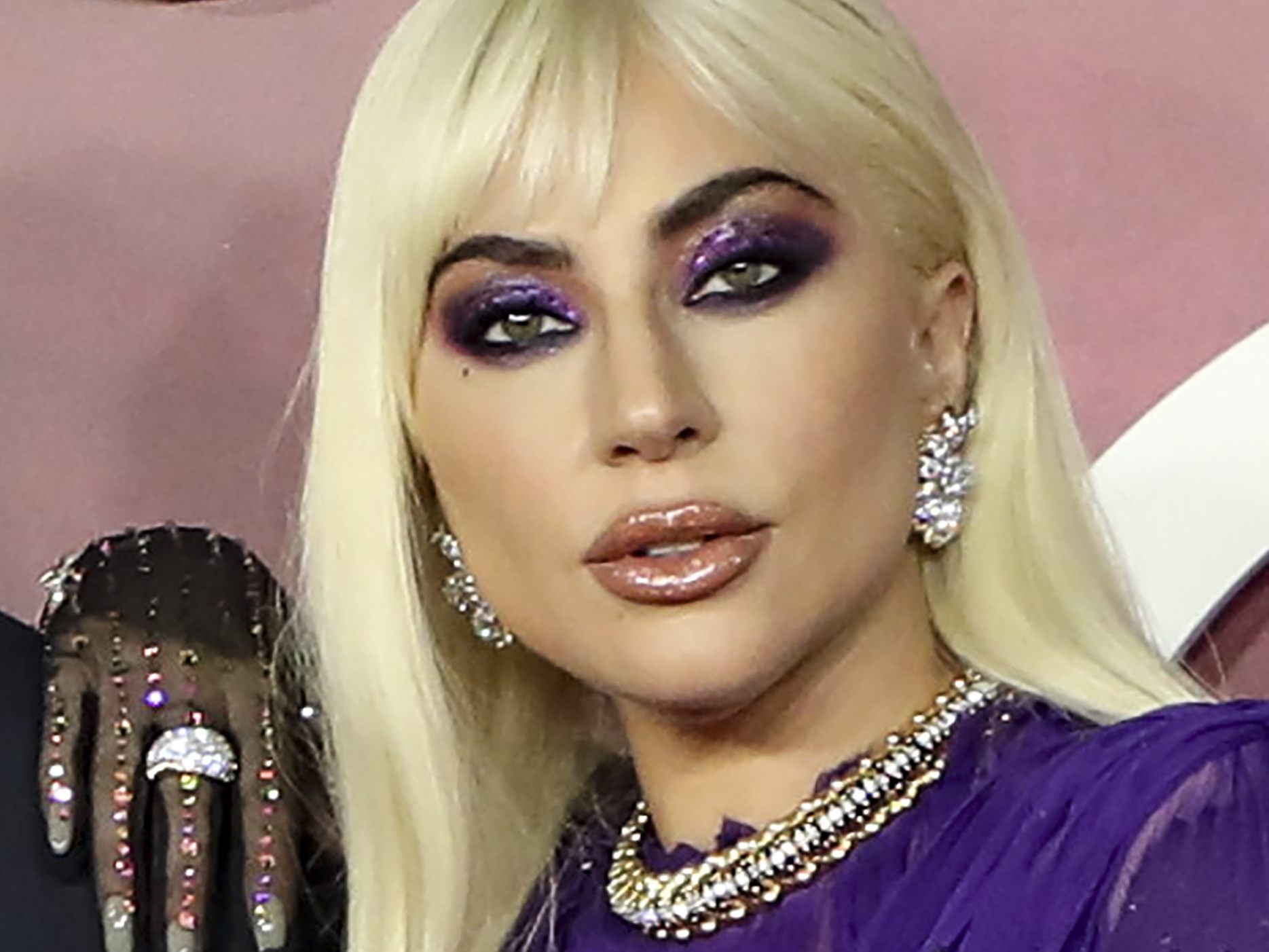 Lady Gaga ist bekannt für ihre extravaganten Outfits. Lady Gaga ist bekannt für ihre extravaganten Outfits.