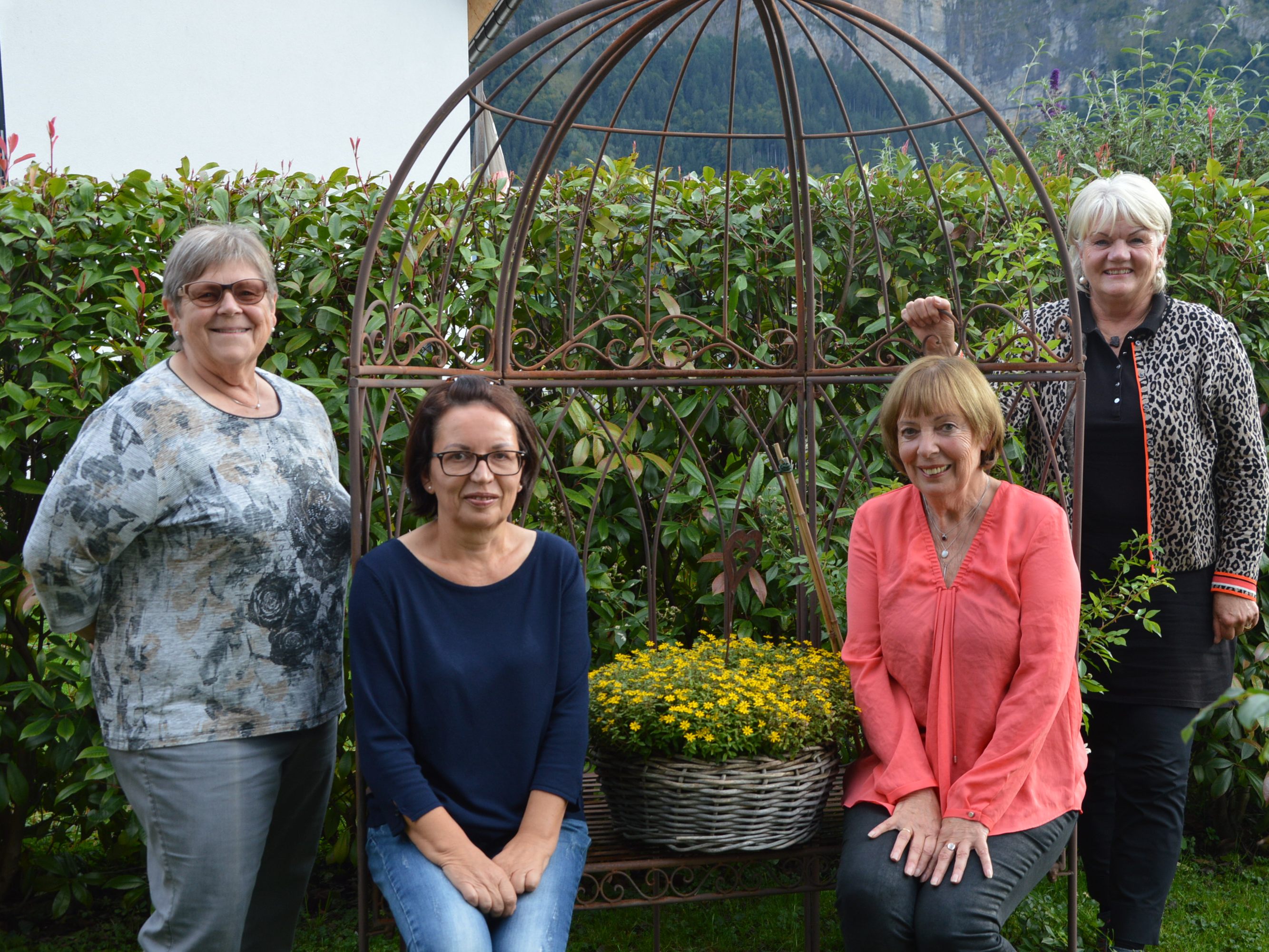 Hildegard König, Marietta Endrich, Ulrike Metzler und Sonja Rusch (von links) begleiten mit viel Gespür und noch mehr Herz trauernde und sterbende Menschen in Dornbirn.