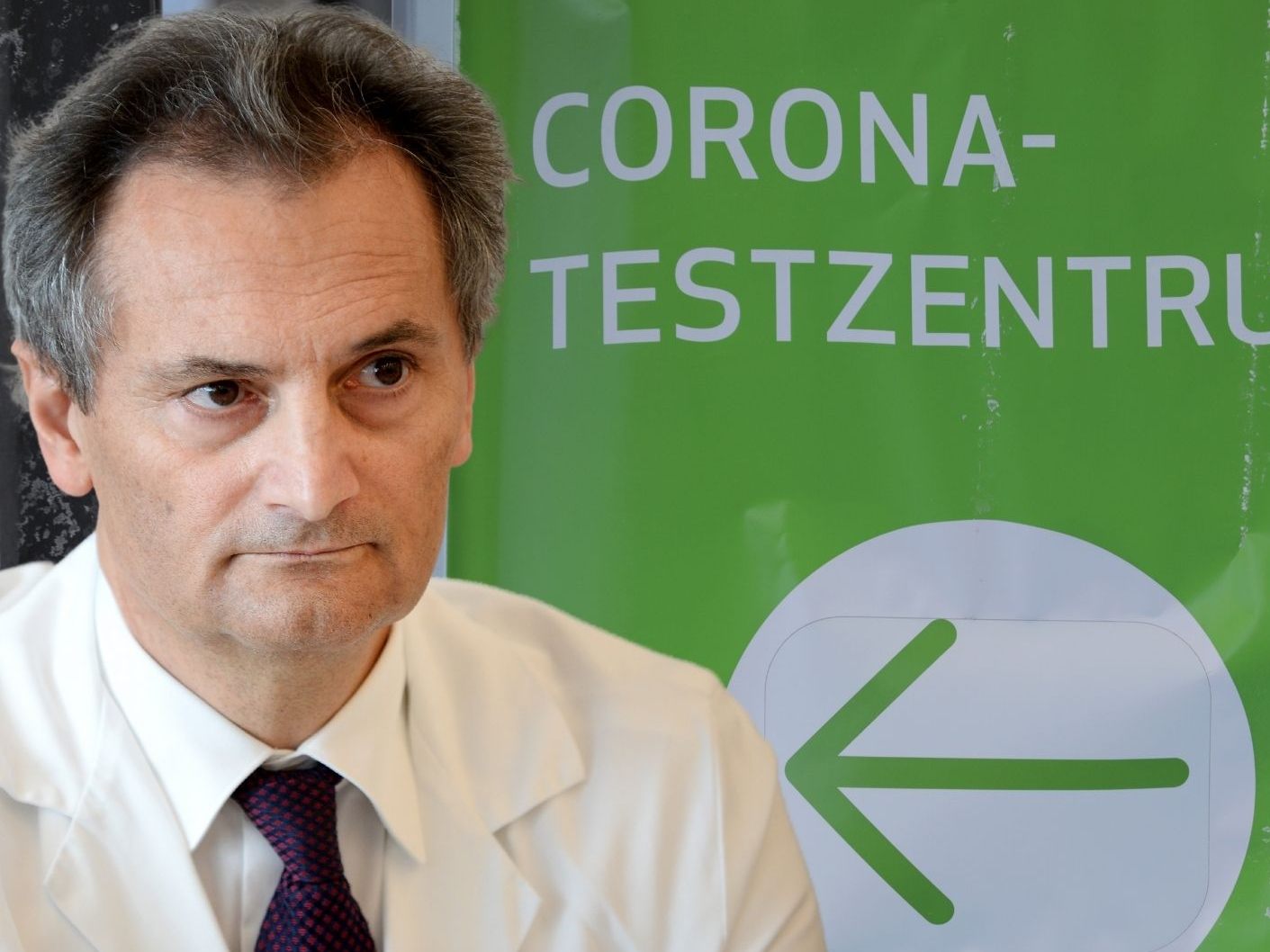 Der Salzburger Infektiologe ist für eine generelle Testpflicht.