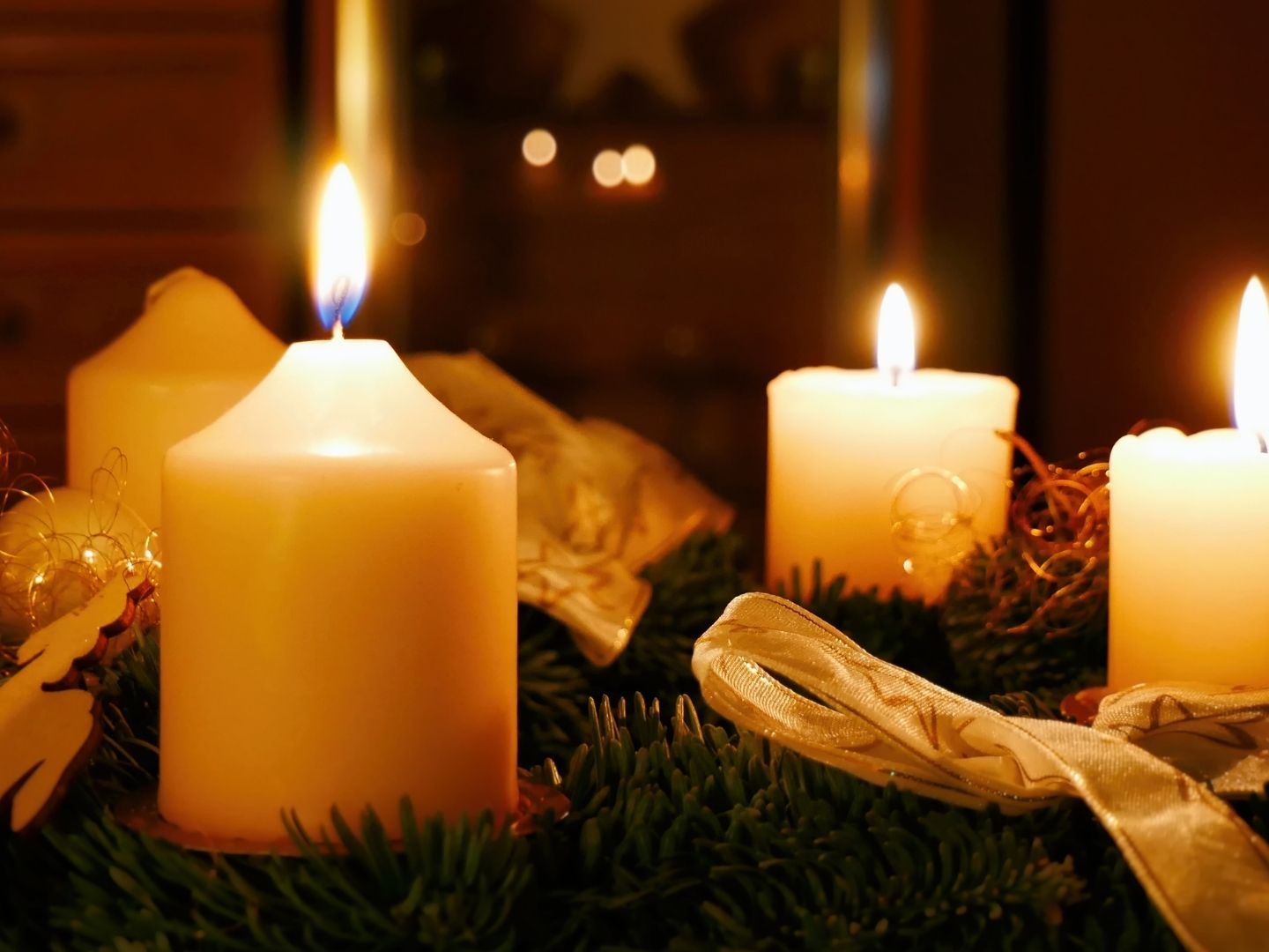 Woher kommt die Tradition des Adventkranzes?