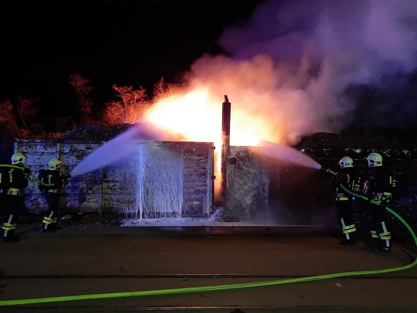 Die Feuerwehren konnten den Brand rasch löschen.