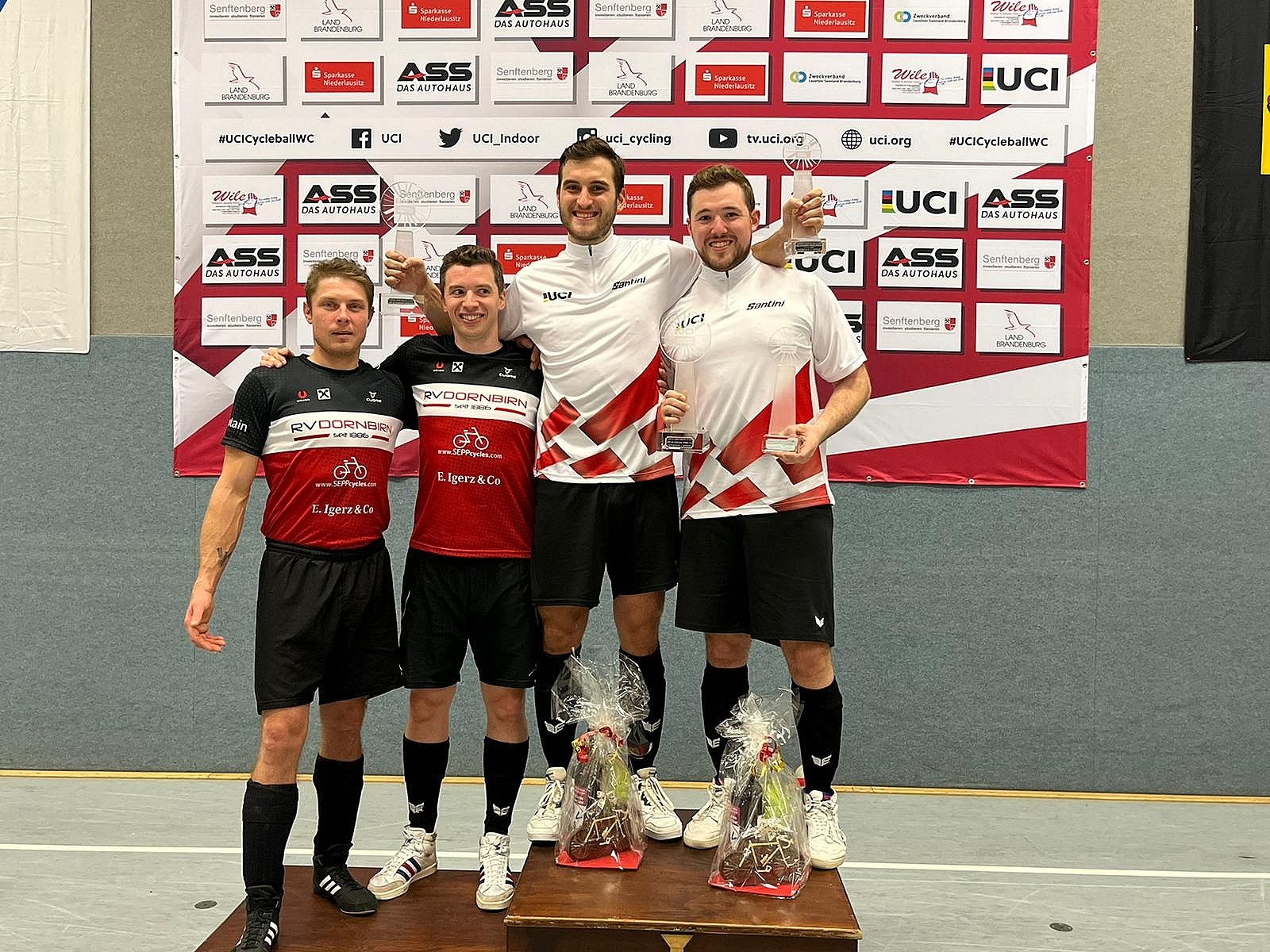 Dornbirns Radballer feierten ihre tolle Performance beim Weltcup-Finale in Großkoschen.