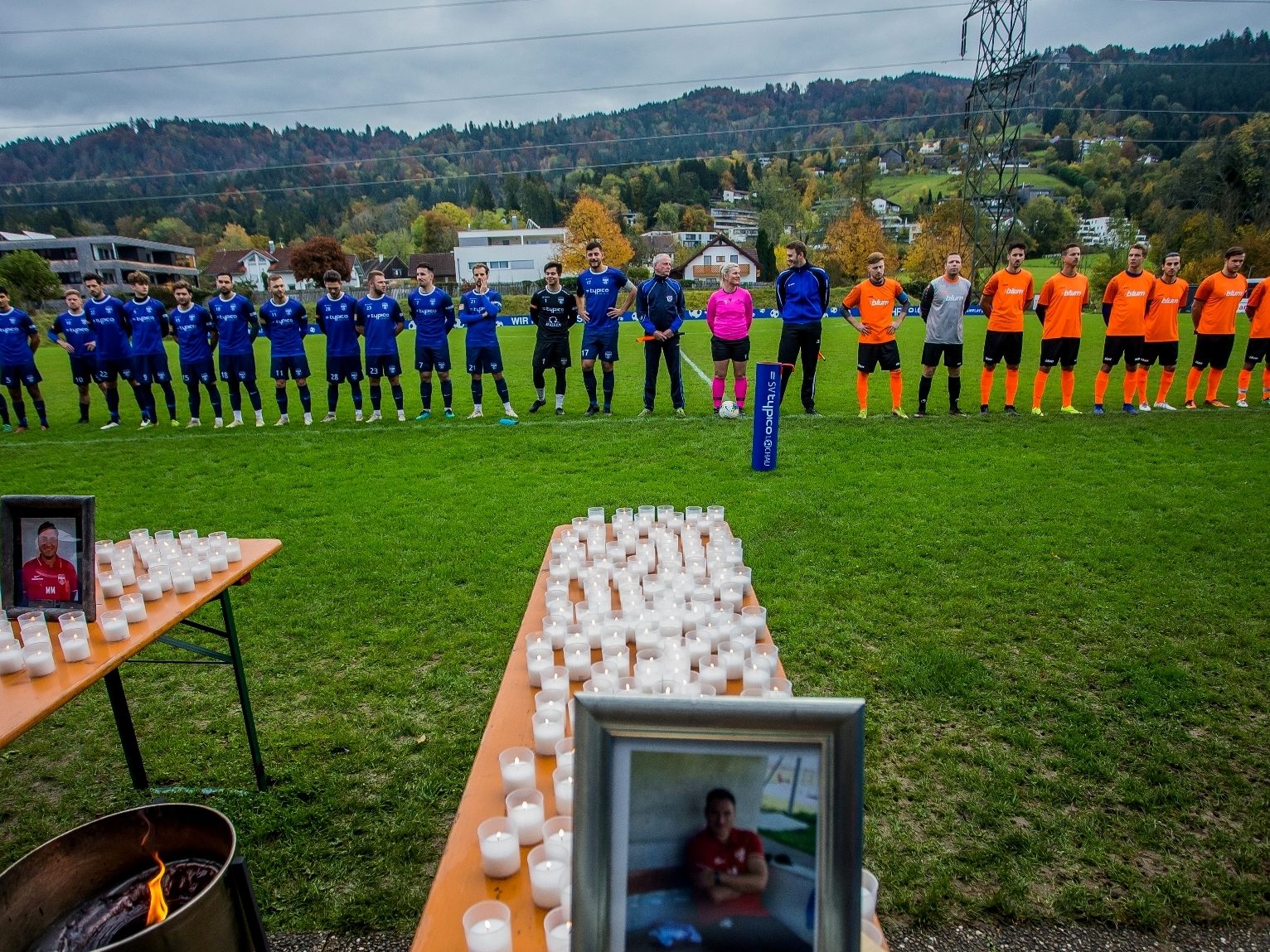 Emotional und sehr bewegend war Benefizspiel für die Familie Malin zwischen dem Team Leiblachtal und dem Team der Firma Blum vor rund 500 Zuschauern im Stadion Hoferfeld.