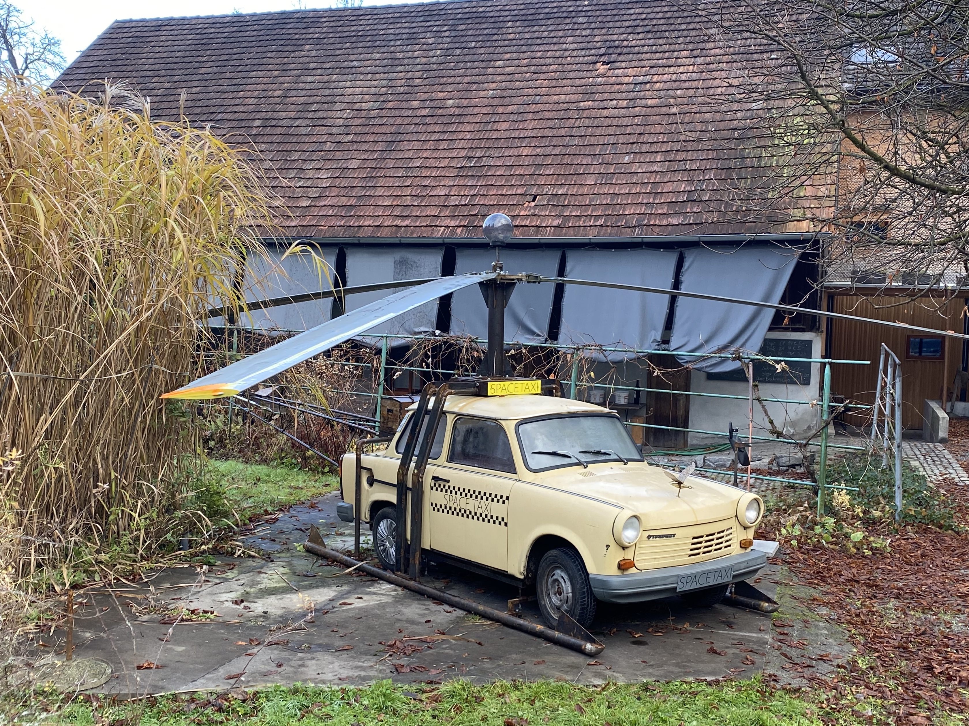 Ein Space-Taxi im Adler-Garten.