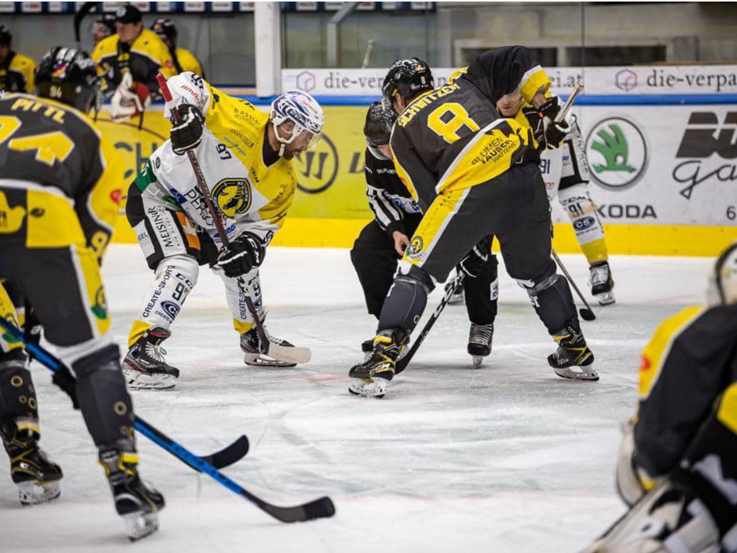 Der SC Hohenems konnte sich im Duell gegen die Wattens Penguins erst im Penaltyschießen durchsetzen Der SC Hohenems konnte sich im Duell gegen die Wattens Penguins erst im Penaltyschießen durchsetzen