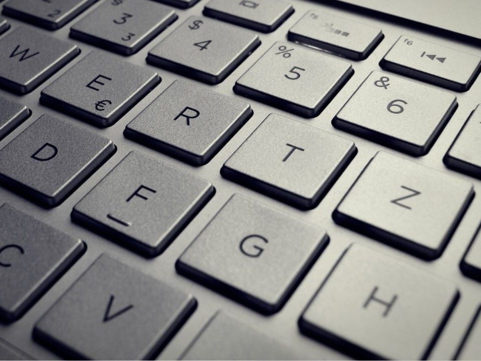 Vertauschte Buchstaben sorgen schnell für Chaos auf der Tastatur. Vertauschte Buchstaben sorgen schnell für Chaos auf der Tastatur.