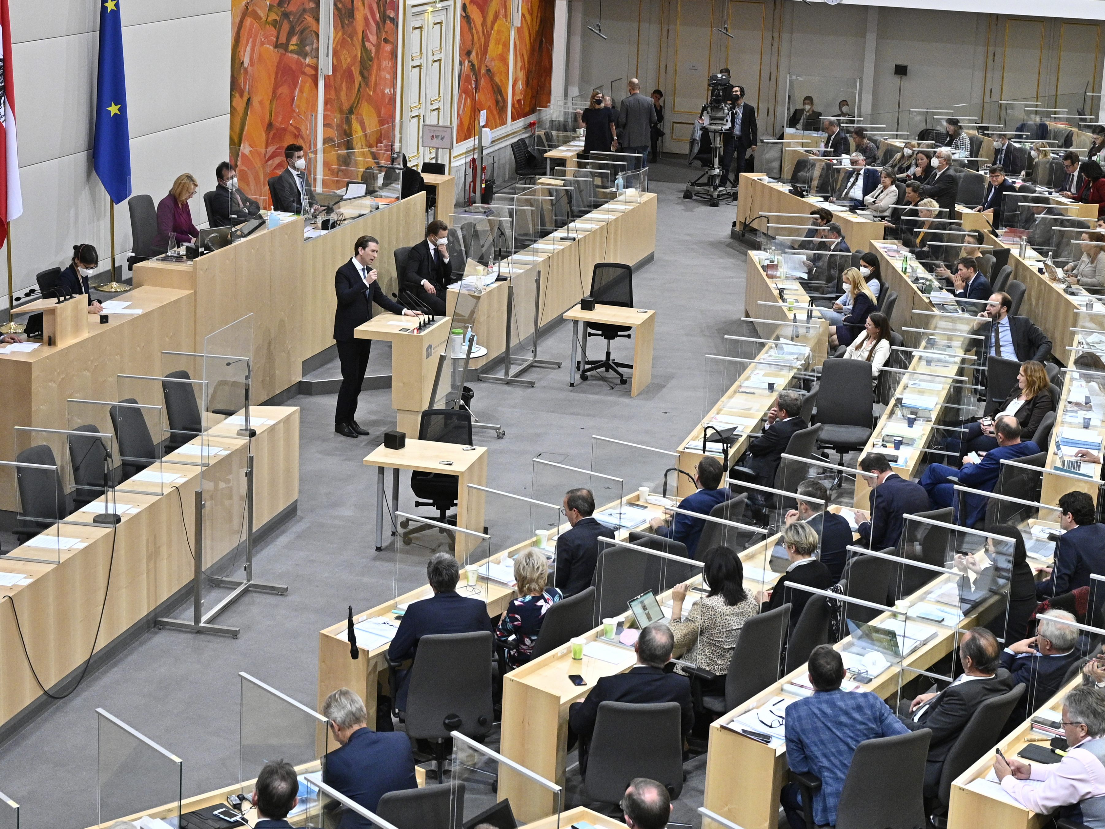 Der Nationalrat dürfte den Lockdown für Ungeimpfte wohl Sonntagabend beschließen.
