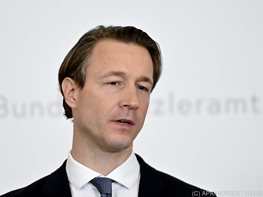 Finanzminister Blümel kündigt raschere Coronahilfen für Unternehmen an Finanzminister Blümel kündigt raschere Coronahilfen für Unternehmen an