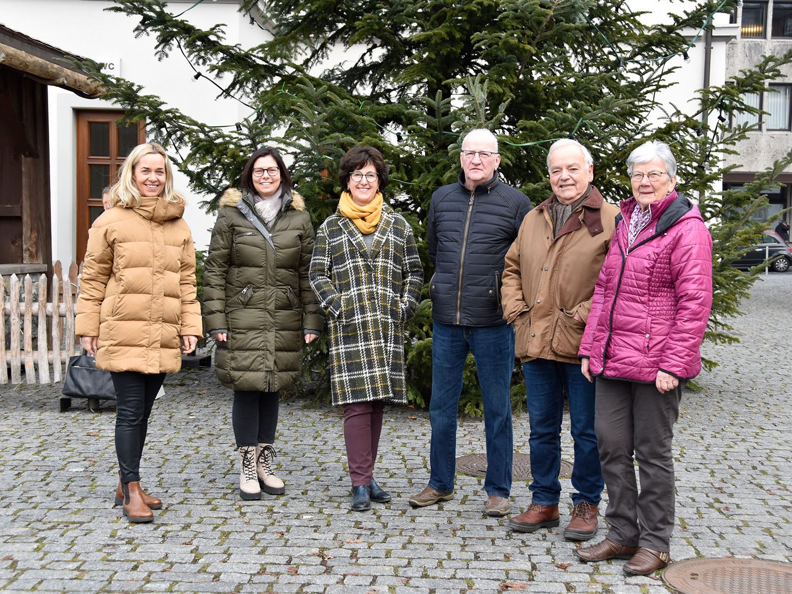 (v.l.) Karin Reith (Beirat), Bgm. Katharina Wöß-Krall, Susanne Entner und Alfred Wally (beide Schufla-Komitee), Paul Frick (Freschenstammtisch) und Melitta Mathis (Schufla-Komitee)