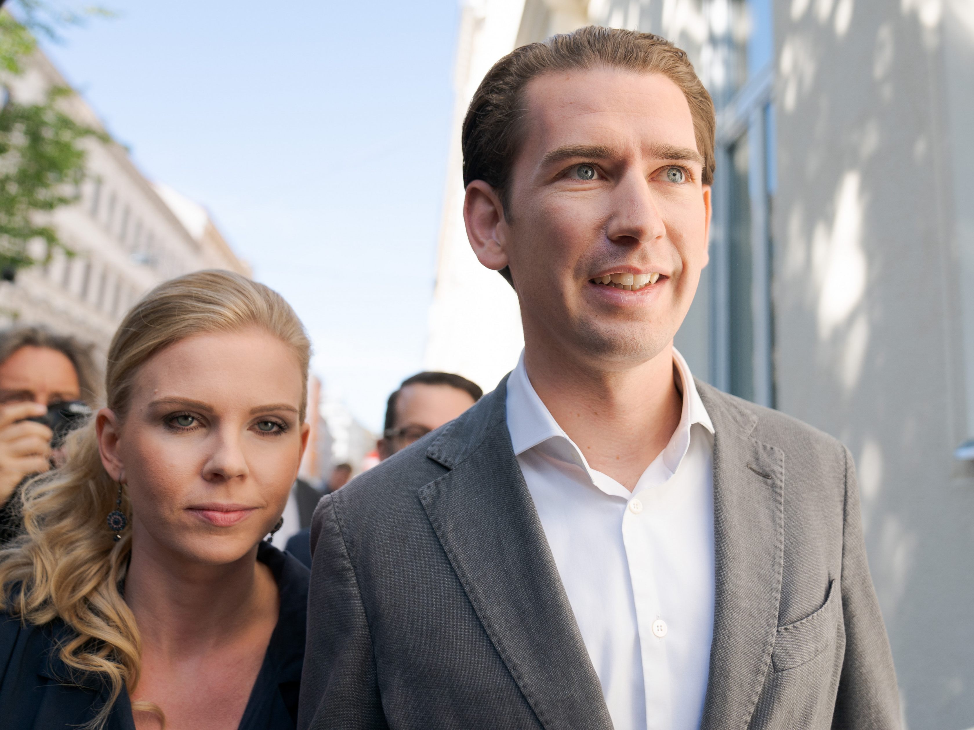 Wurde als nackte Muttergottes dargestellt: Sebastian Kurz-Partnerin Susanne Thier