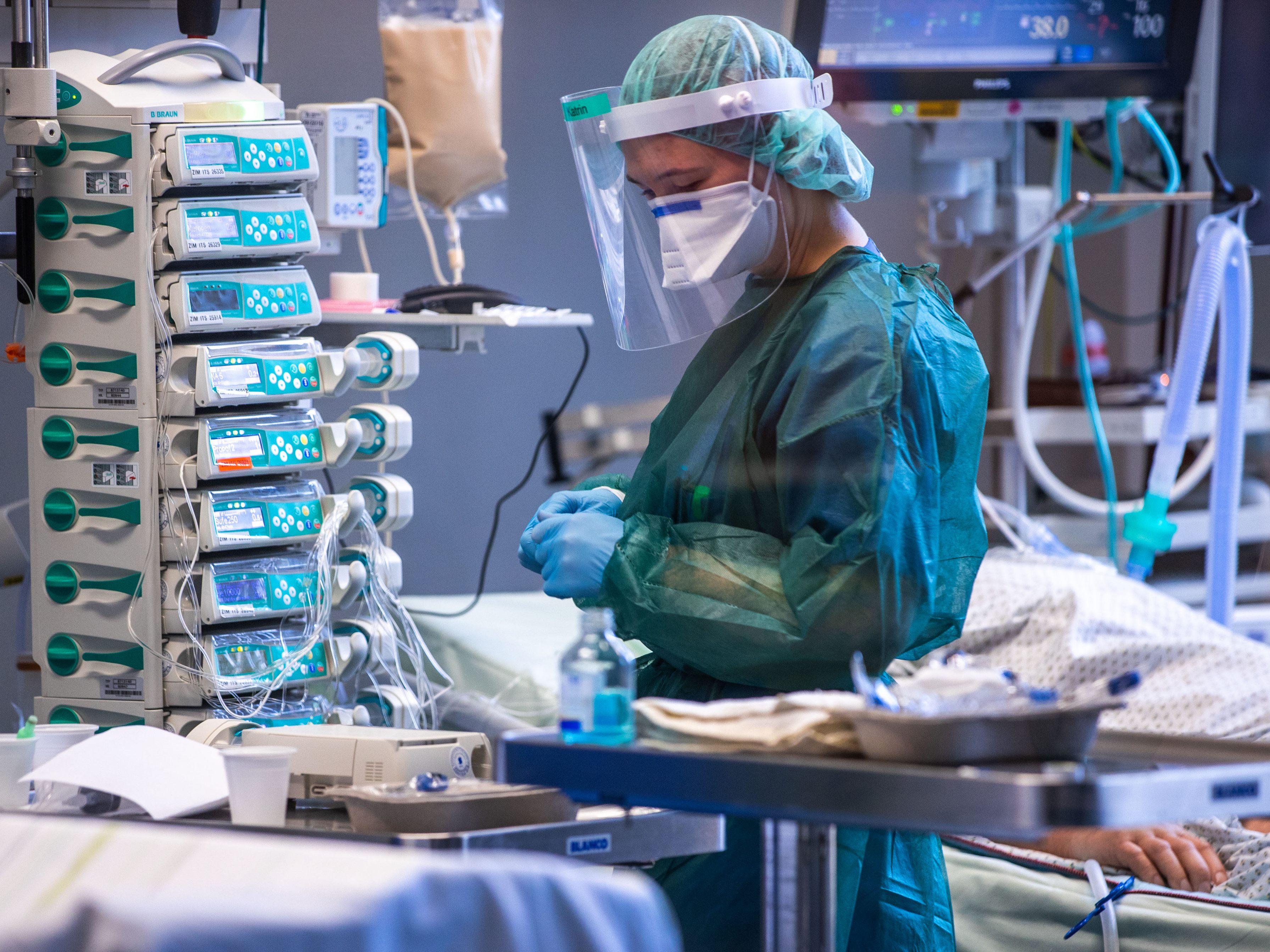 Die Zahlen auf den Intensivstationen werden wohl erst kommende Woche zurückgehen. Die Zahlen auf den Intensivstationen werden wohl erst kommende Woche zurückgehen.