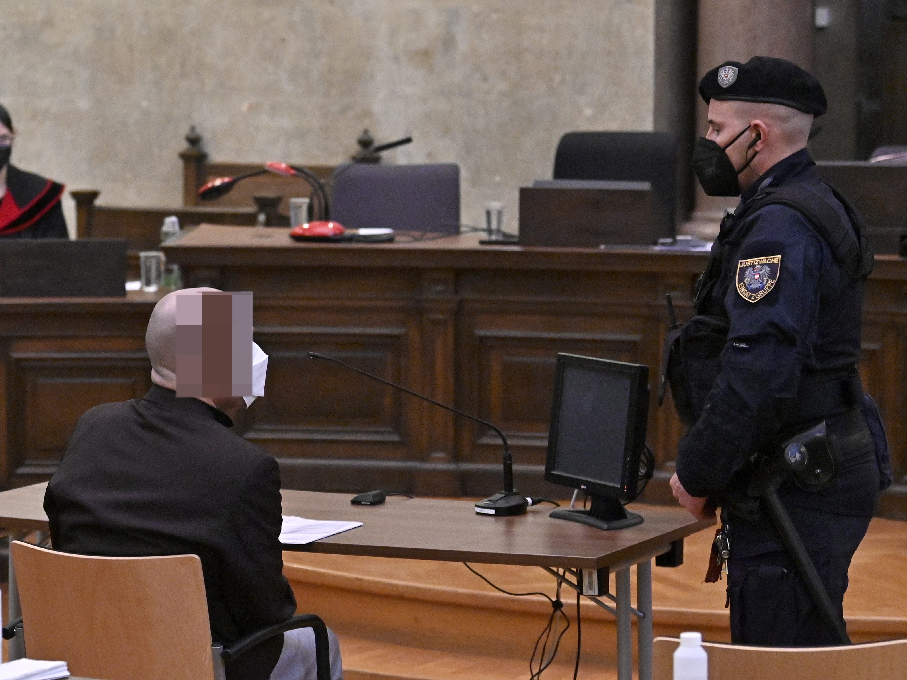 "Ich nehme das Urteil an, ich will büßen", so der 43-Jährige. "Ich nehme das Urteil an, ich will büßen", so der 43-Jährige.