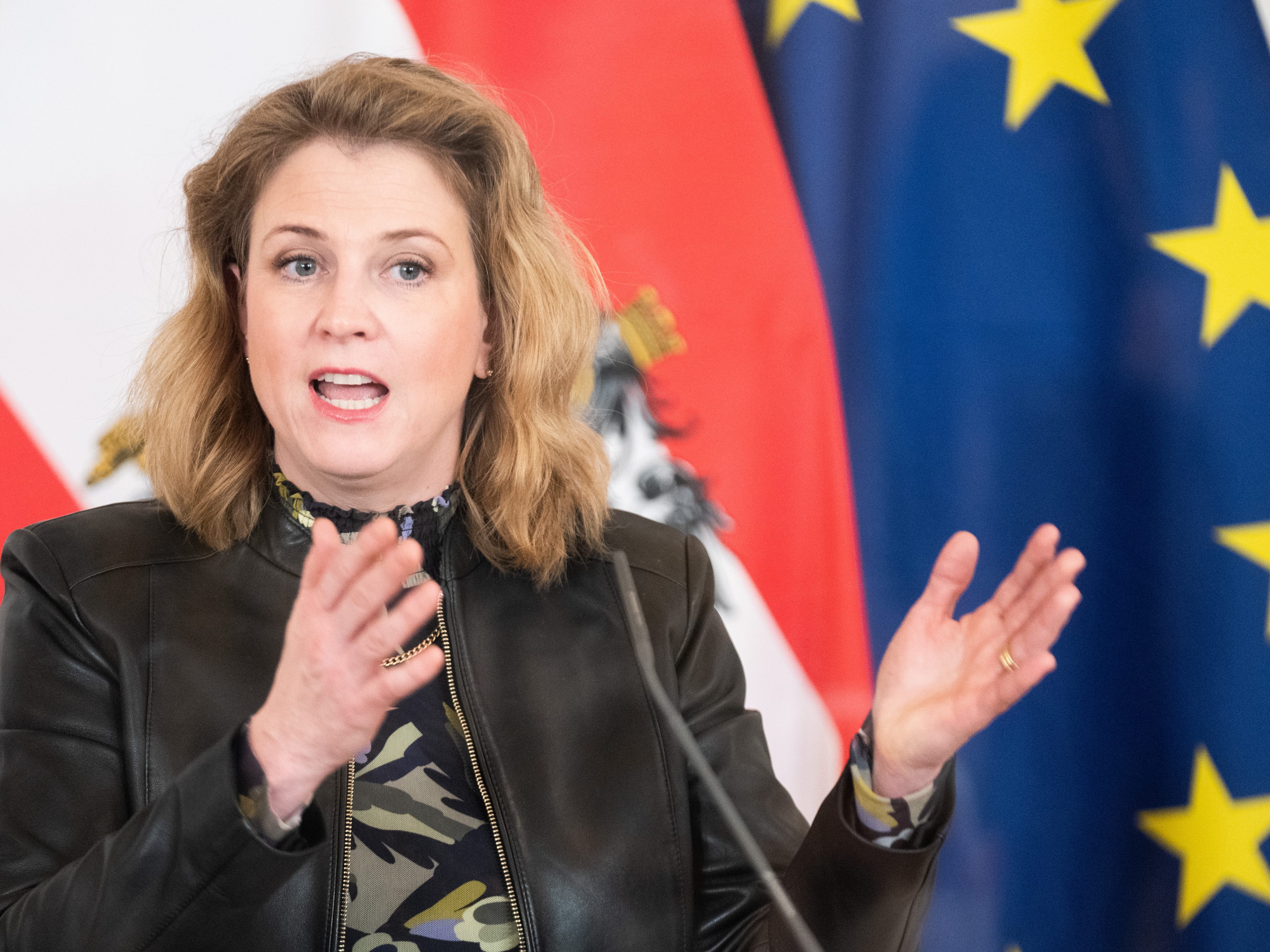 NEOS: Beate Mein-Reisinger fordert einen "echten" Corona-Krisenstab. NEOS: Beate Mein-Reisinger fordert einen "echten" Corona-Krisenstab.