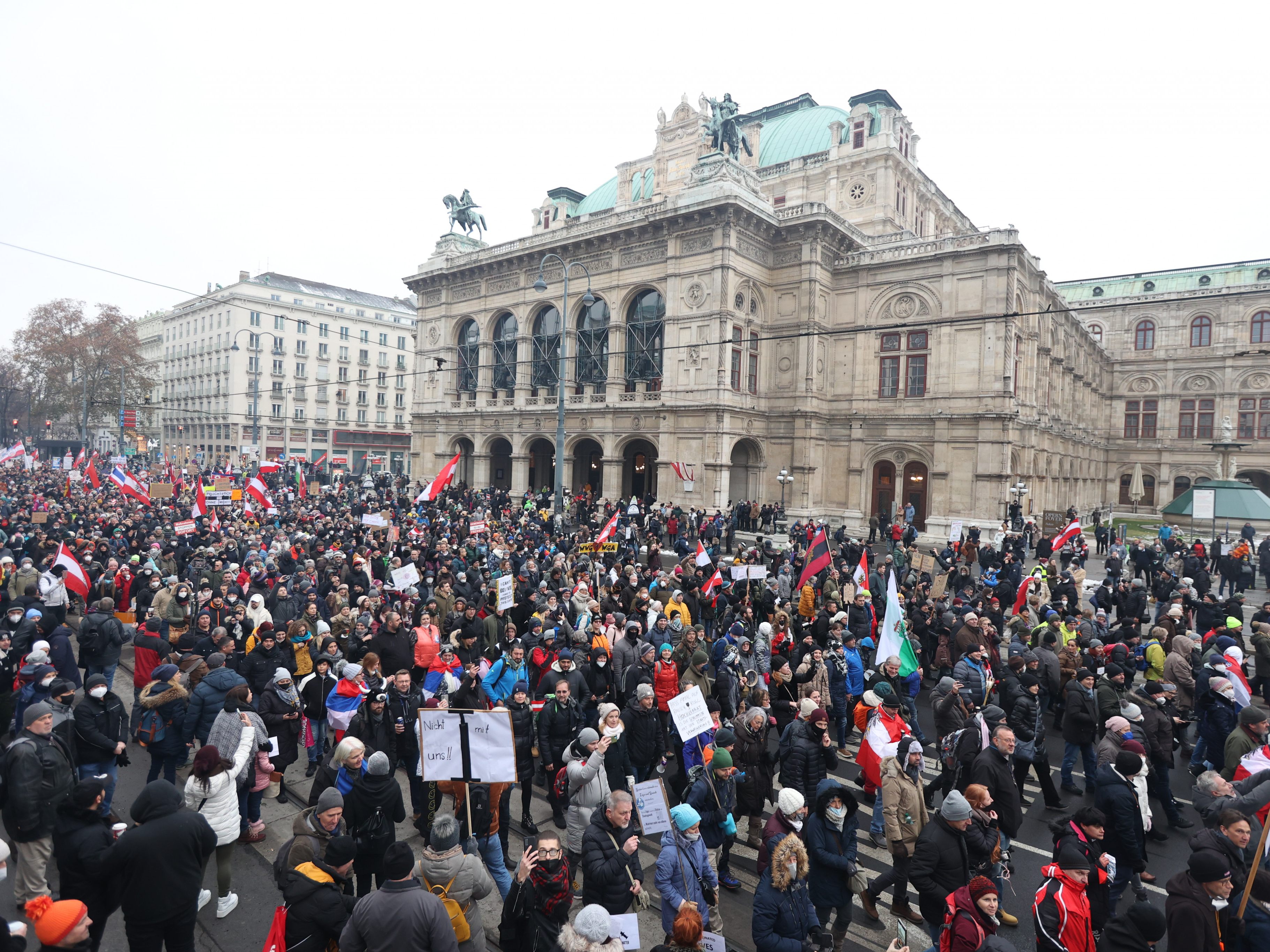 Über 1.400 Exekutivbeamte waren am Samstag in Wien im Einsatz.