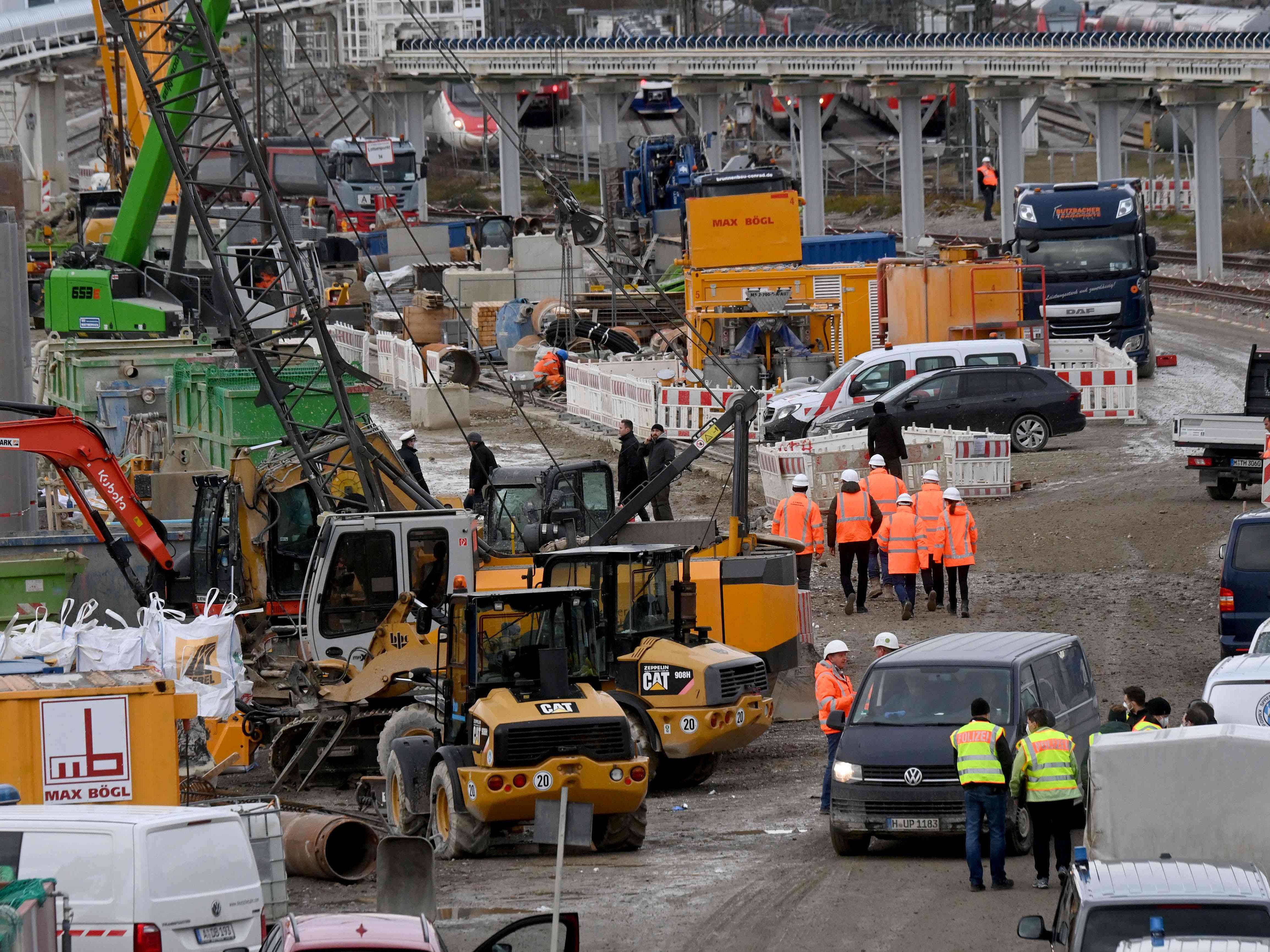 Am Mittwoch ist in München im Rahmen von Bauarbeiten eine Bombe explodiert. Am Mittwoch ist in München im Rahmen von Bauarbeiten eine Bombe explodiert.