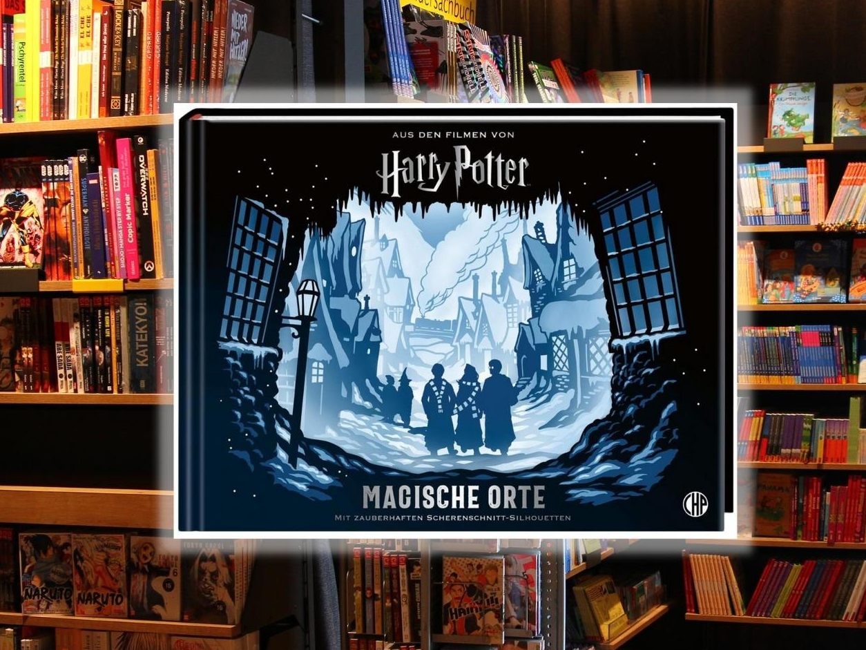 "Harry Potter - Magische Orte" mit der Buchandlung "Das Buch" im Hintergrund. "Harry Potter - Magische Orte" mit der Buchandlung "Das Buch" im Hintergrund.