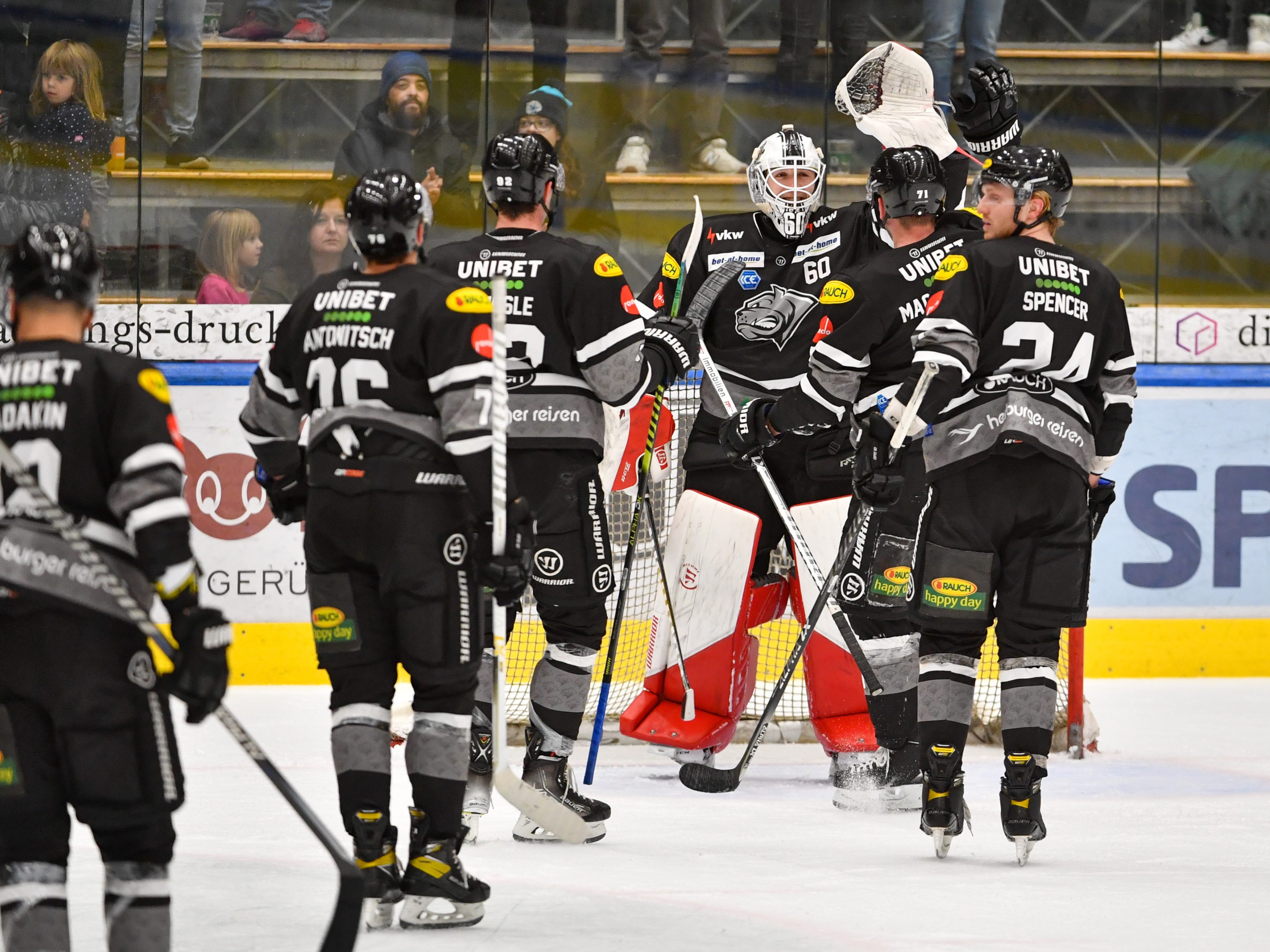 Die Bulldogs jubelten in Innsbruck über den zweiten Sieg in Serie.