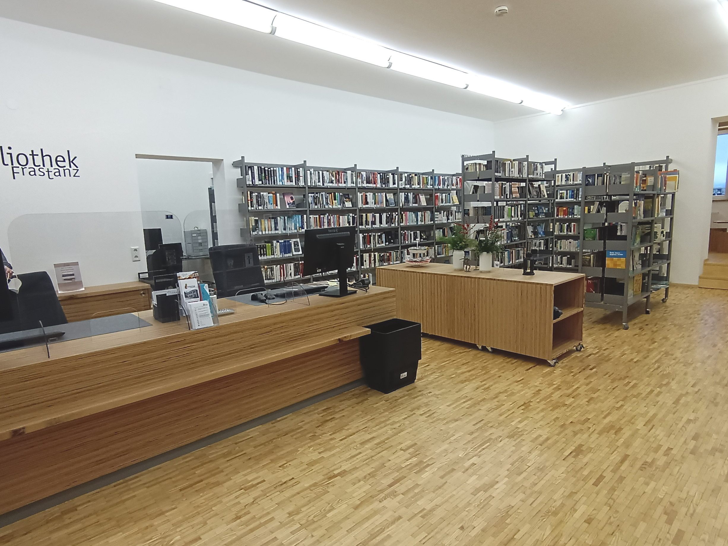 Modern erweiterte Bibliothek Frastanz öffnet nach dem Lockdown die Pforten.