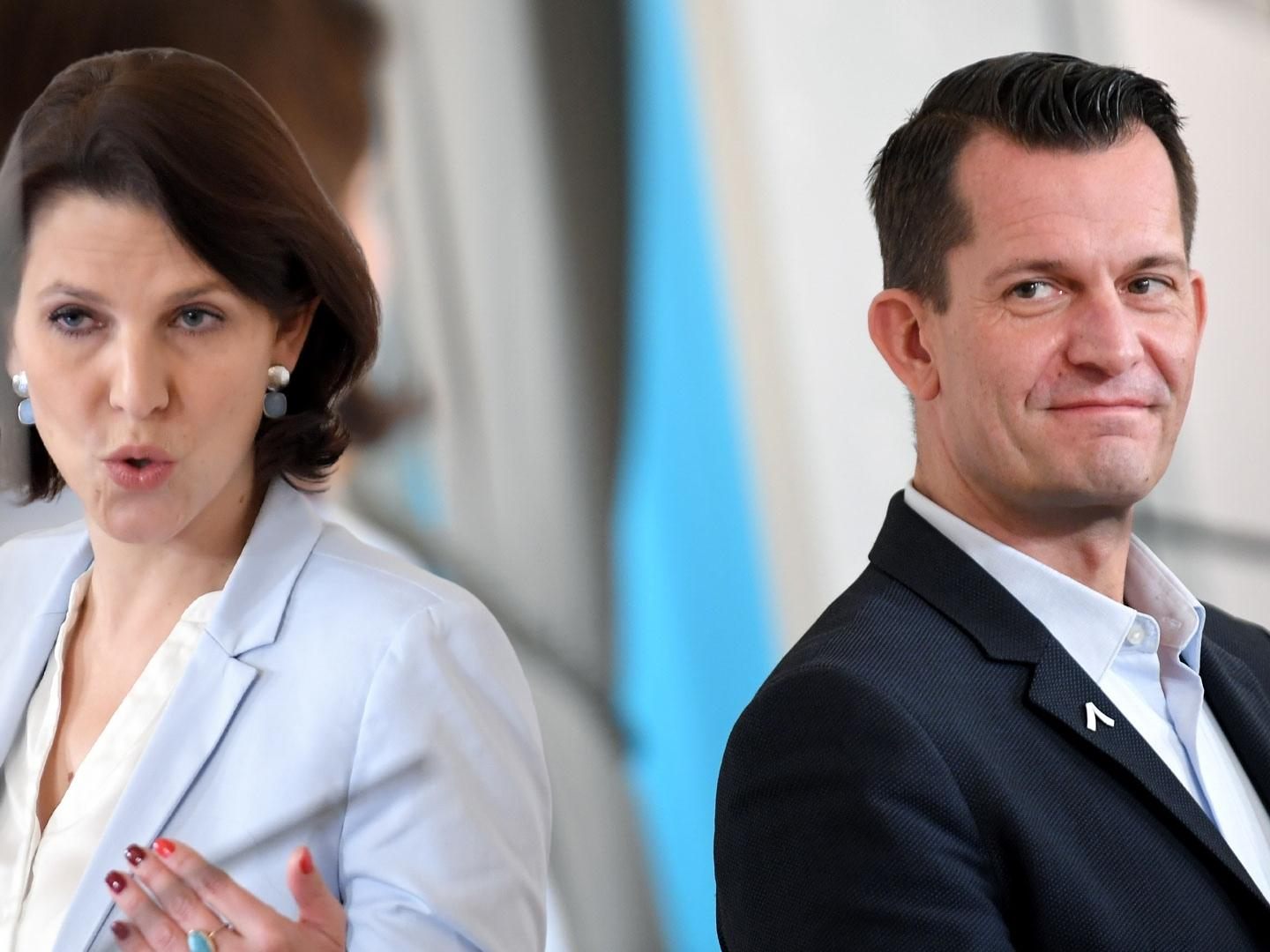Pressekonferenz im Kanzleramt um 13 Uhr - Mit Mückstein, Edtstadler und NEOS-Chefin. Pressekonferenz im Kanzleramt um 13 Uhr - Mit Mückstein, Edtstadler und NEOS-Chefin.