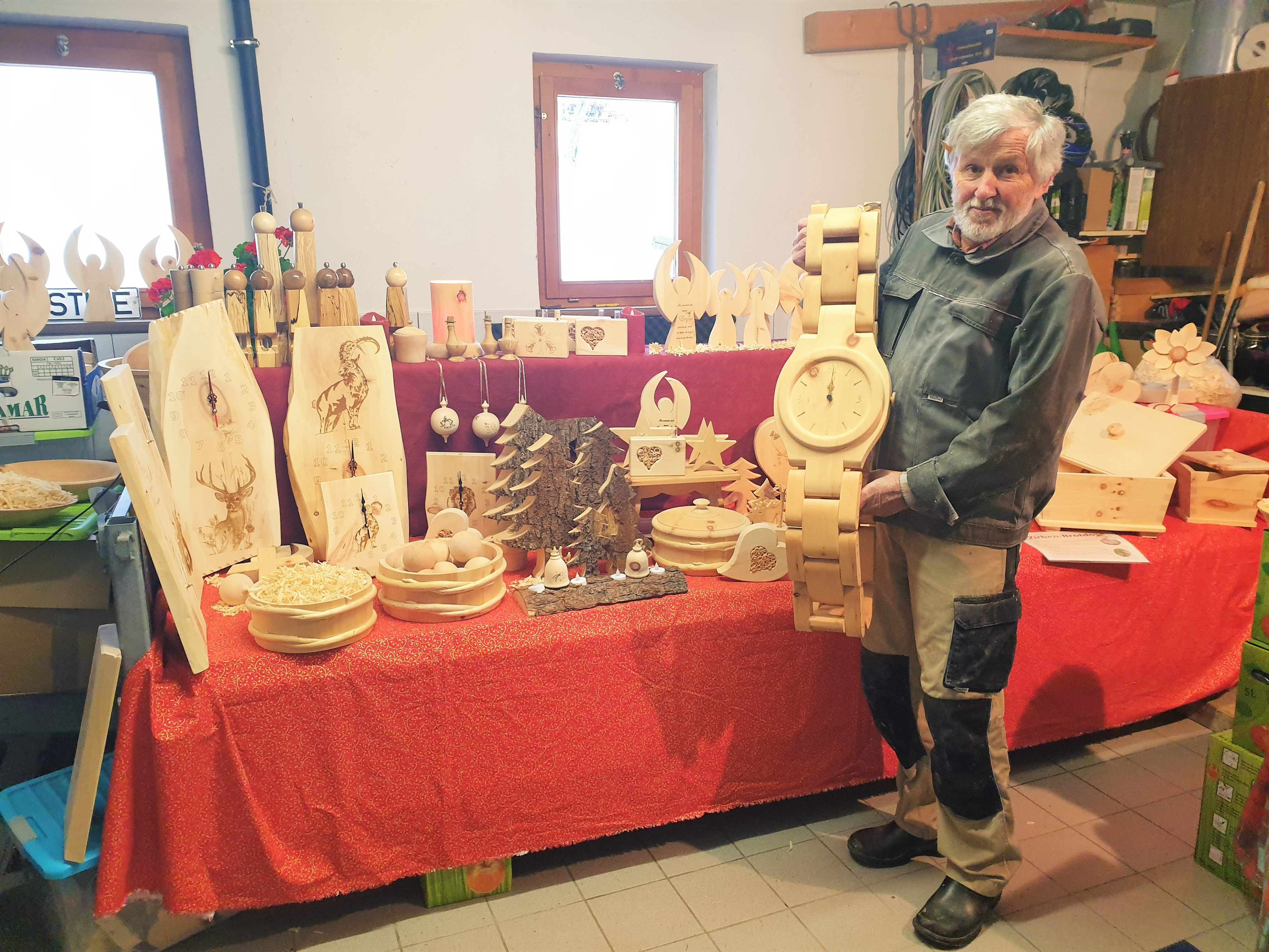 Leo Fiels größtes Meisterstück ist die überdimensional große Armbanduhr.