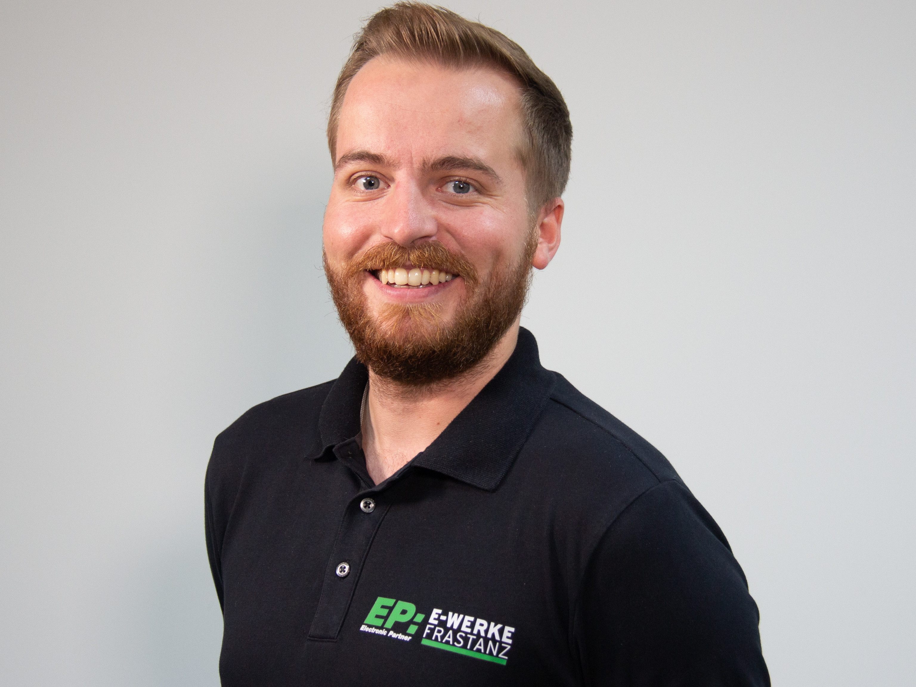 Lukas Rhomberg ist seit 2022 Lehrlingsausbilder bei den E-Werken Frastanz. Lukas Rhomberg ist seit 2022 Lehrlingsausbilder bei den E-Werken Frastanz.