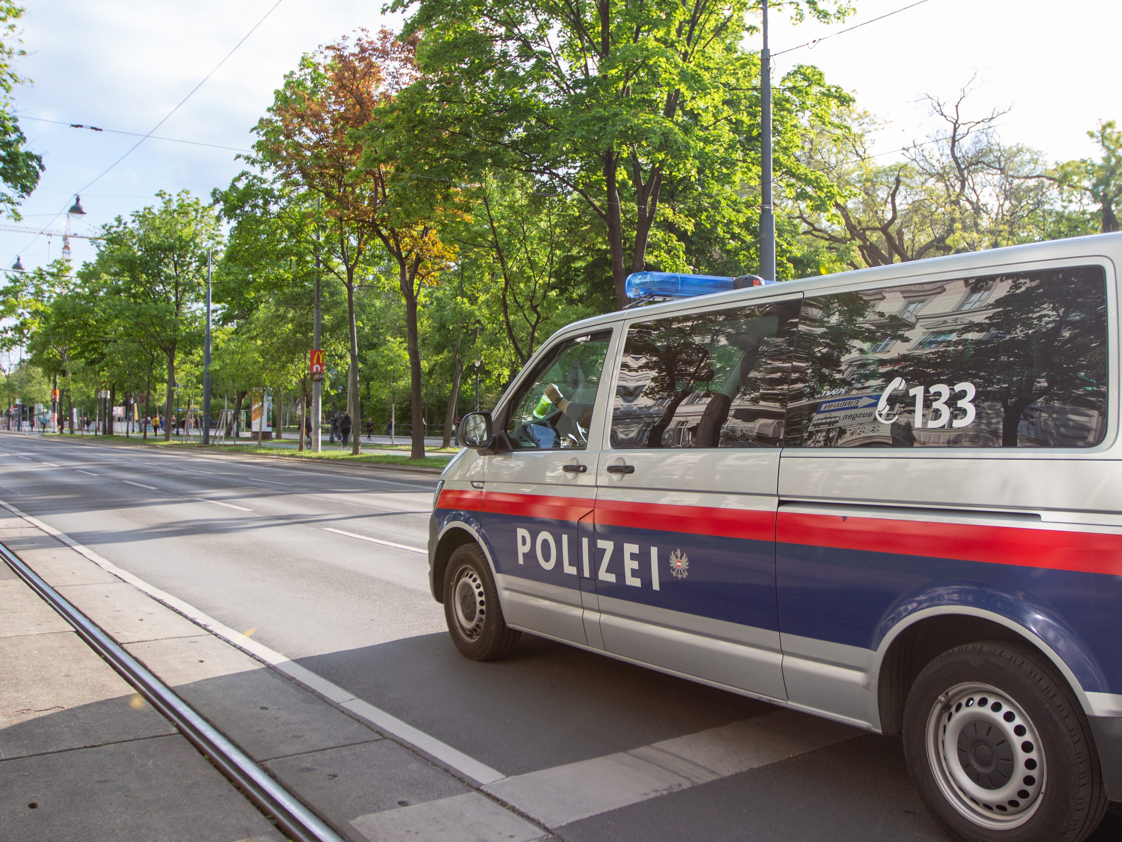 Die Polizei stellte im Rahmen einer Durchsuchung in Wien-Leopoldstadt einen Polen.