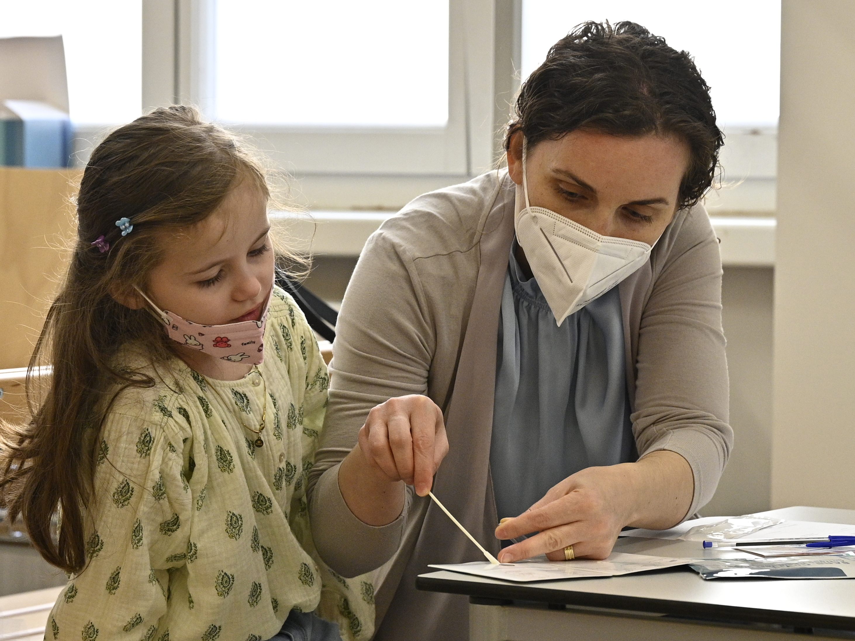 An Schulen außerhalb Wiens wird weiterhin nur einmal pro Woche PCR-getestet. Montags finden Antigen-Tests statt.