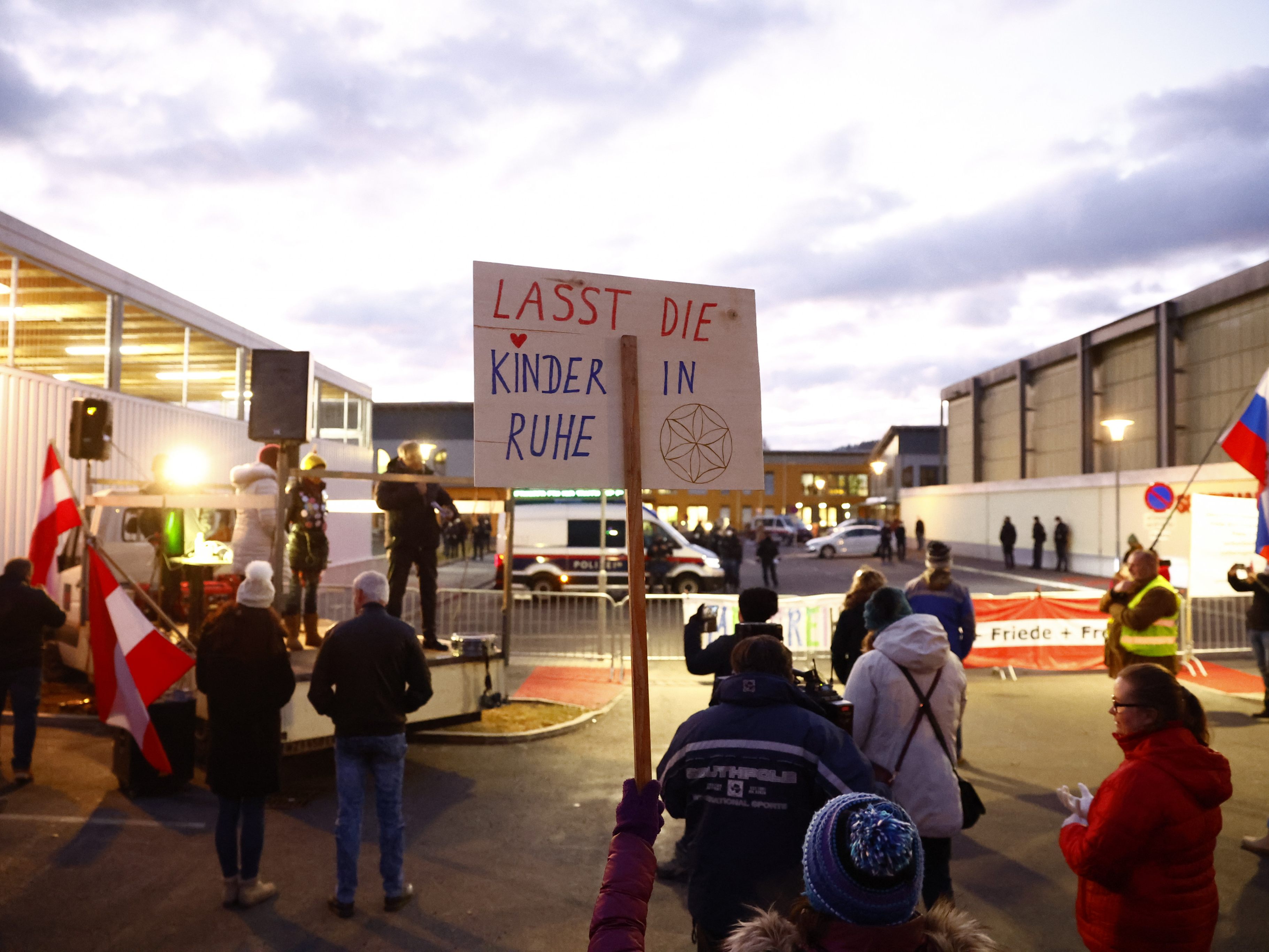 Eltern wollen Demo-"Sperrzone": In Voitsberg wurde demonstriert. Eltern wollen Demo-"Sperrzone": In Voitsberg wurde demonstriert.