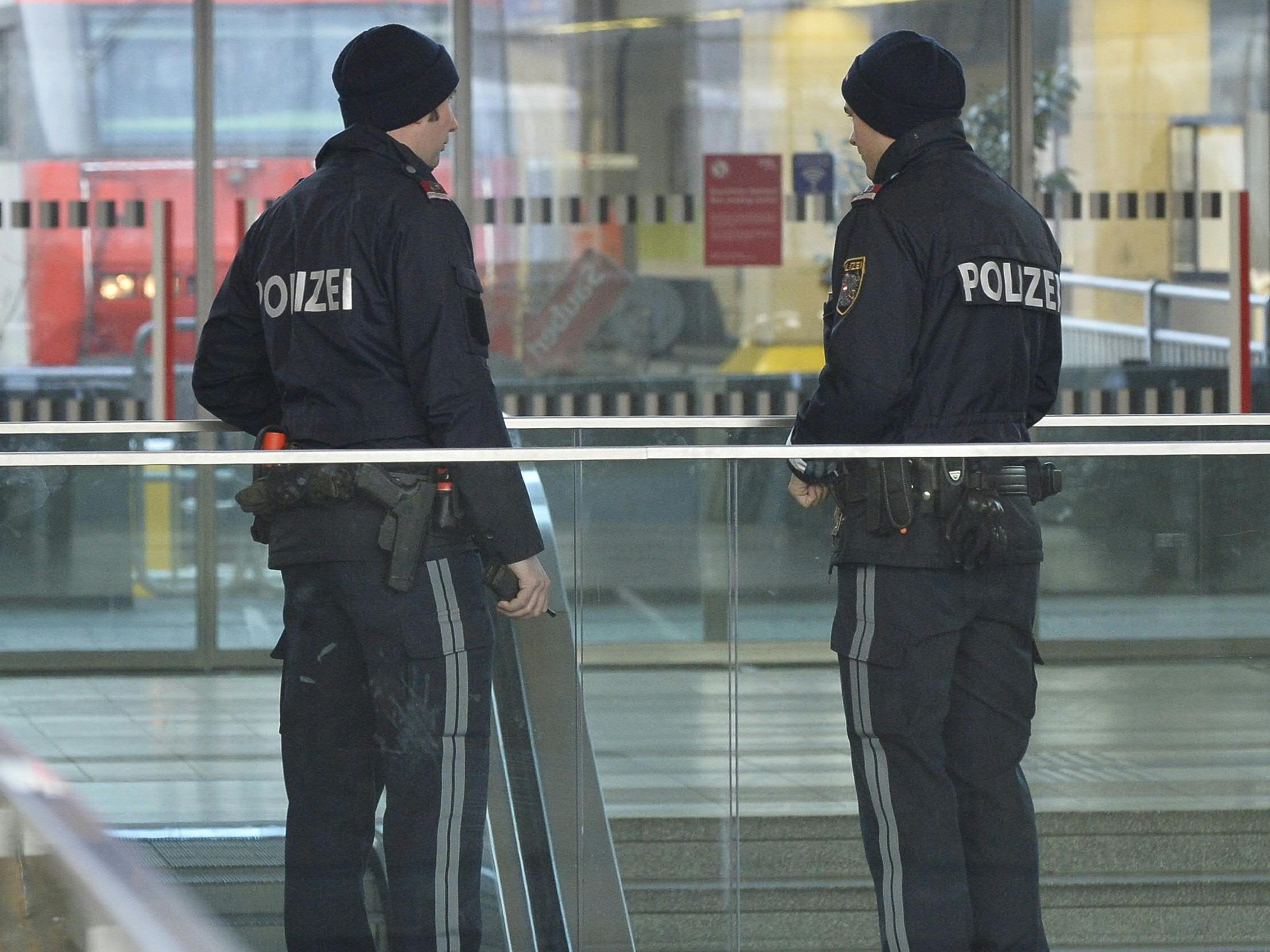 Am Bahnhof Floridsdorf wurde ein Polizist bei einem Einsatz verletzt.