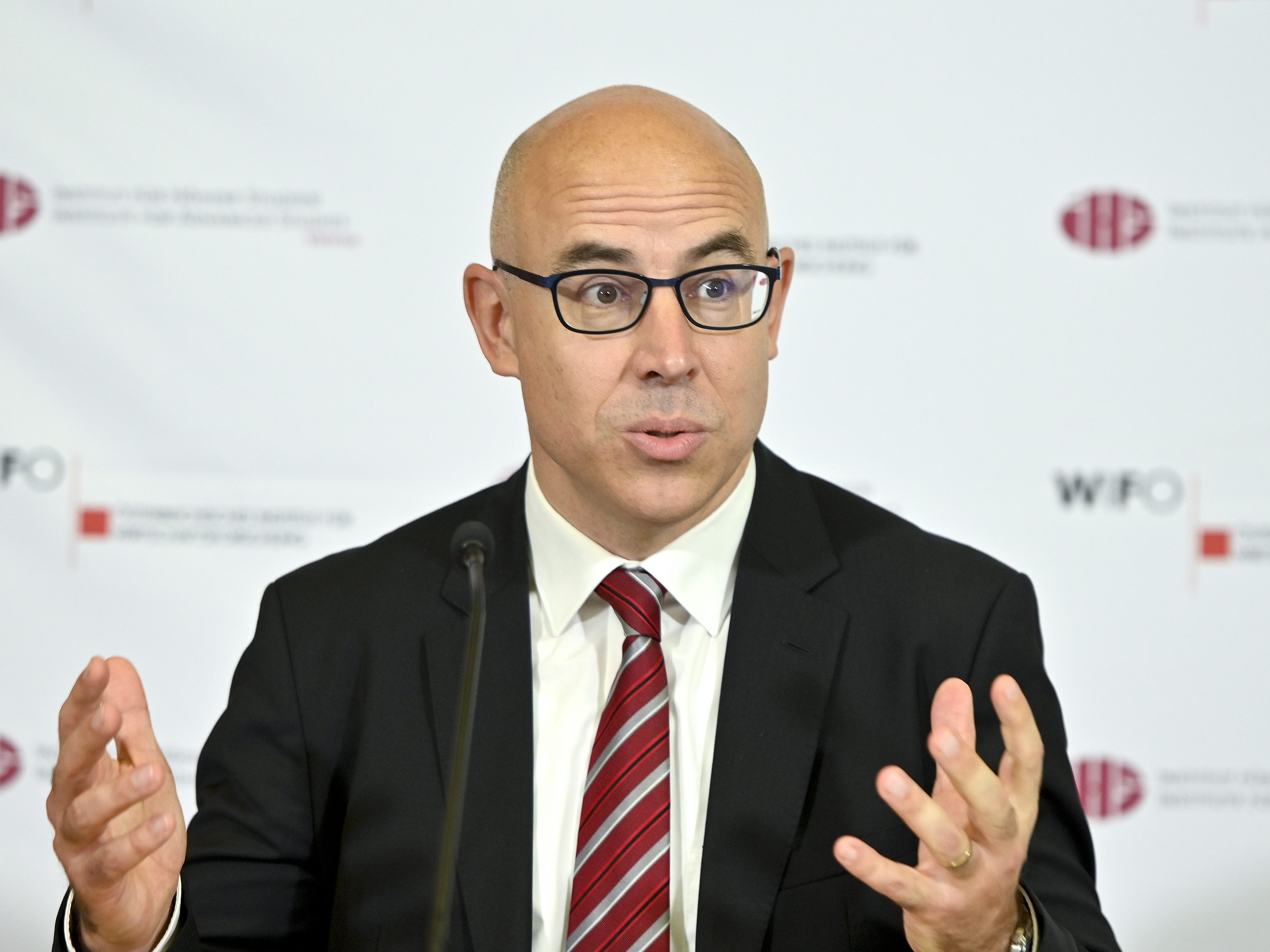 Felbermayr geht davon aus, dass die Spitze der Inflation in den nächsten Monaten erreicht wird. Felbermayr geht davon aus, dass die Spitze der Inflation in den nächsten Monaten erreicht wird.