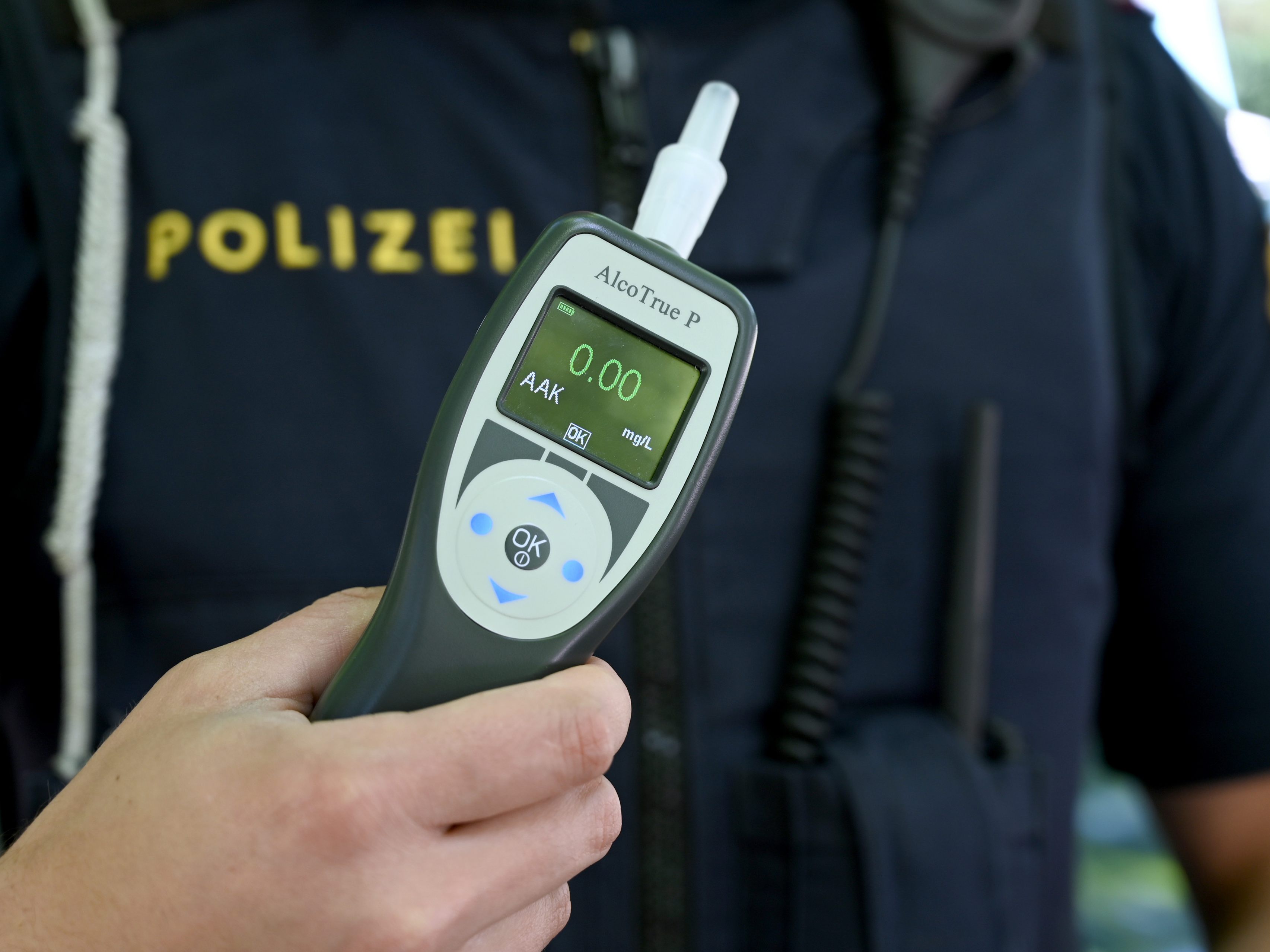 Ein Betrunkener in Wien-Favoriten wurde bei einer 2G-Kontrolle aggressiv.